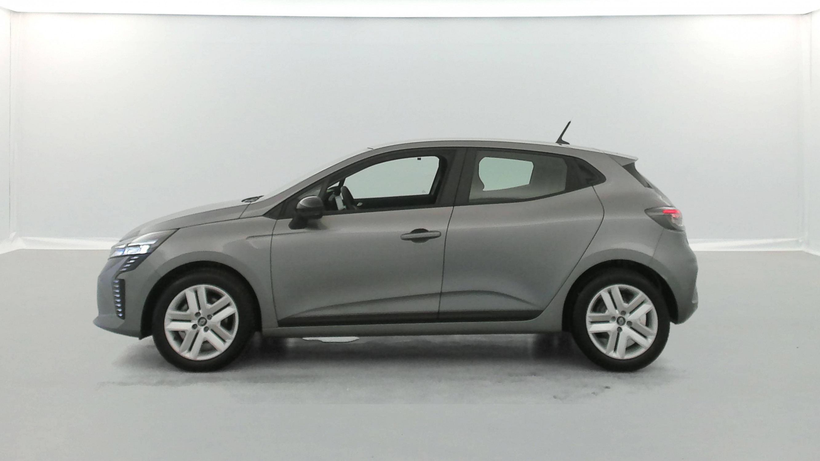 Vente en ligne Renault Clio 5 Clio Blue dCi 100 ch GSR2 au prix de 17 690 €