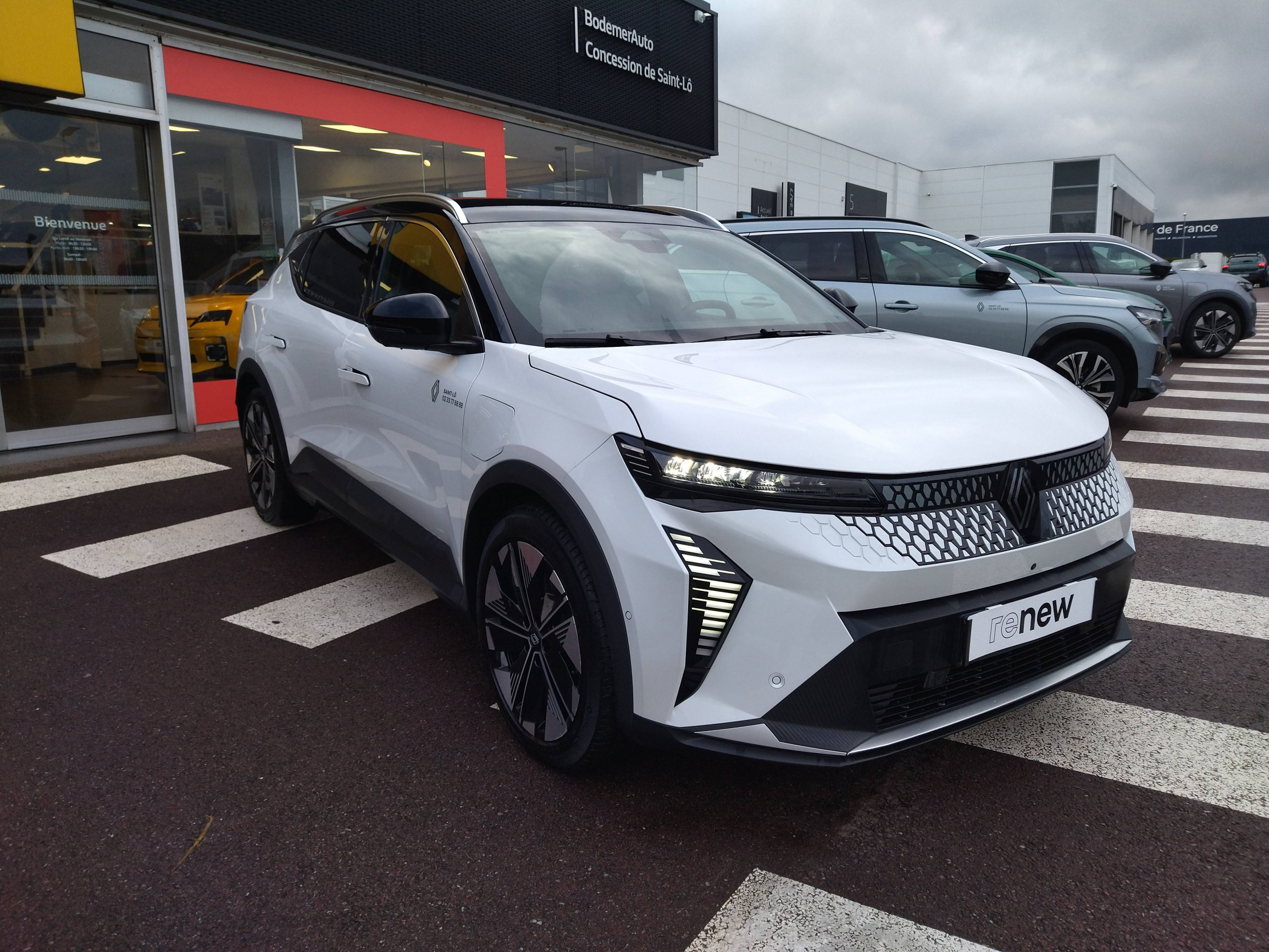 Vente en ligne Renault Scenic E-Tech  220 ch grande autonomie au prix de 37 990 €