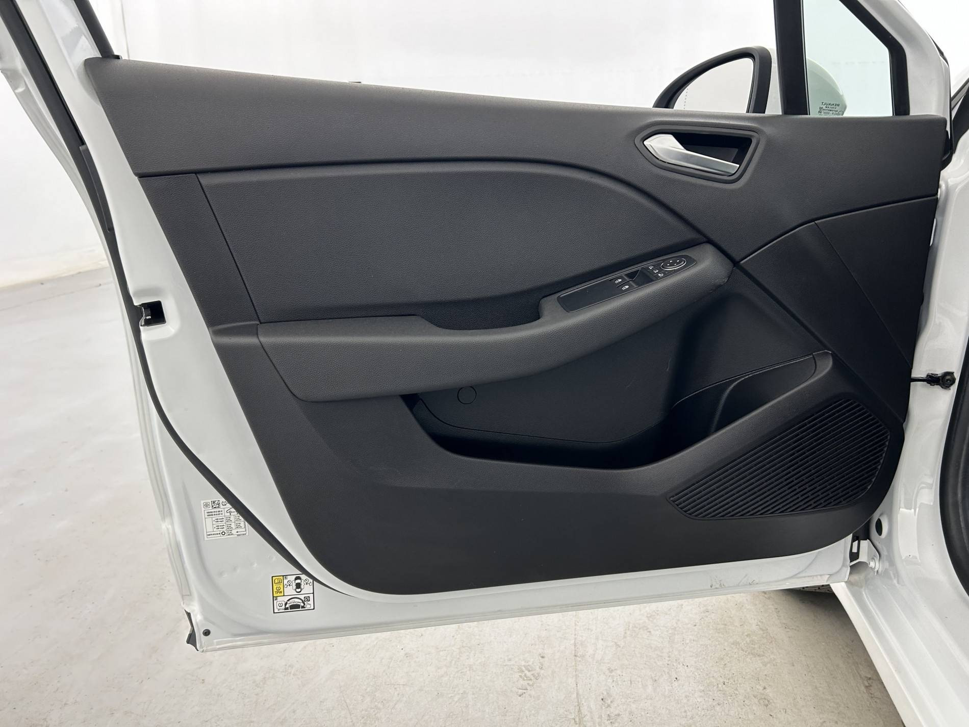 Vente en ligne Renault Clio 5 Clio E-Tech 140 au prix de 13 990 €