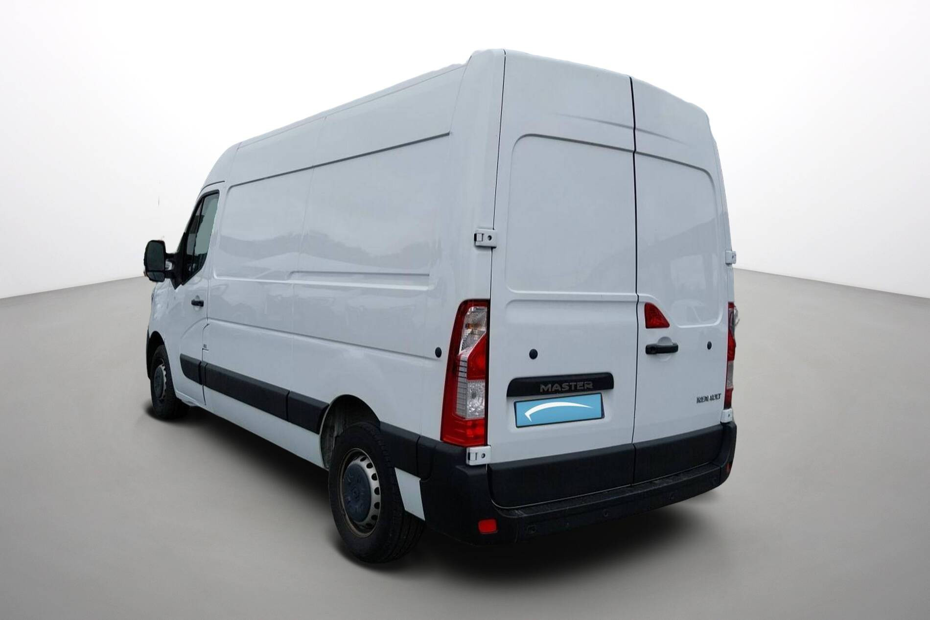 Vente en ligne Renault Master Fourgon MASTER FGN TRAC F3500 L2H2 BLUE DCI 135 au prix de 23 990 €