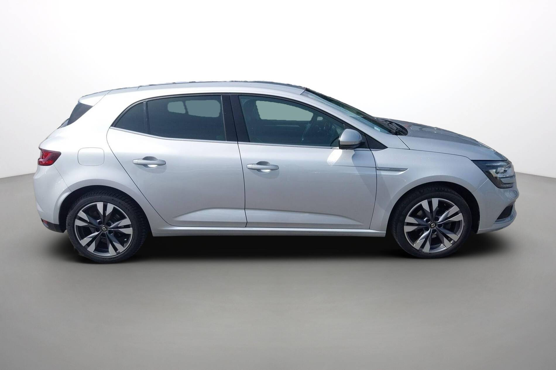 Vente en ligne Renault Megane 4 Mégane IV Berline TCe 140 Energy au prix de 15 990 €