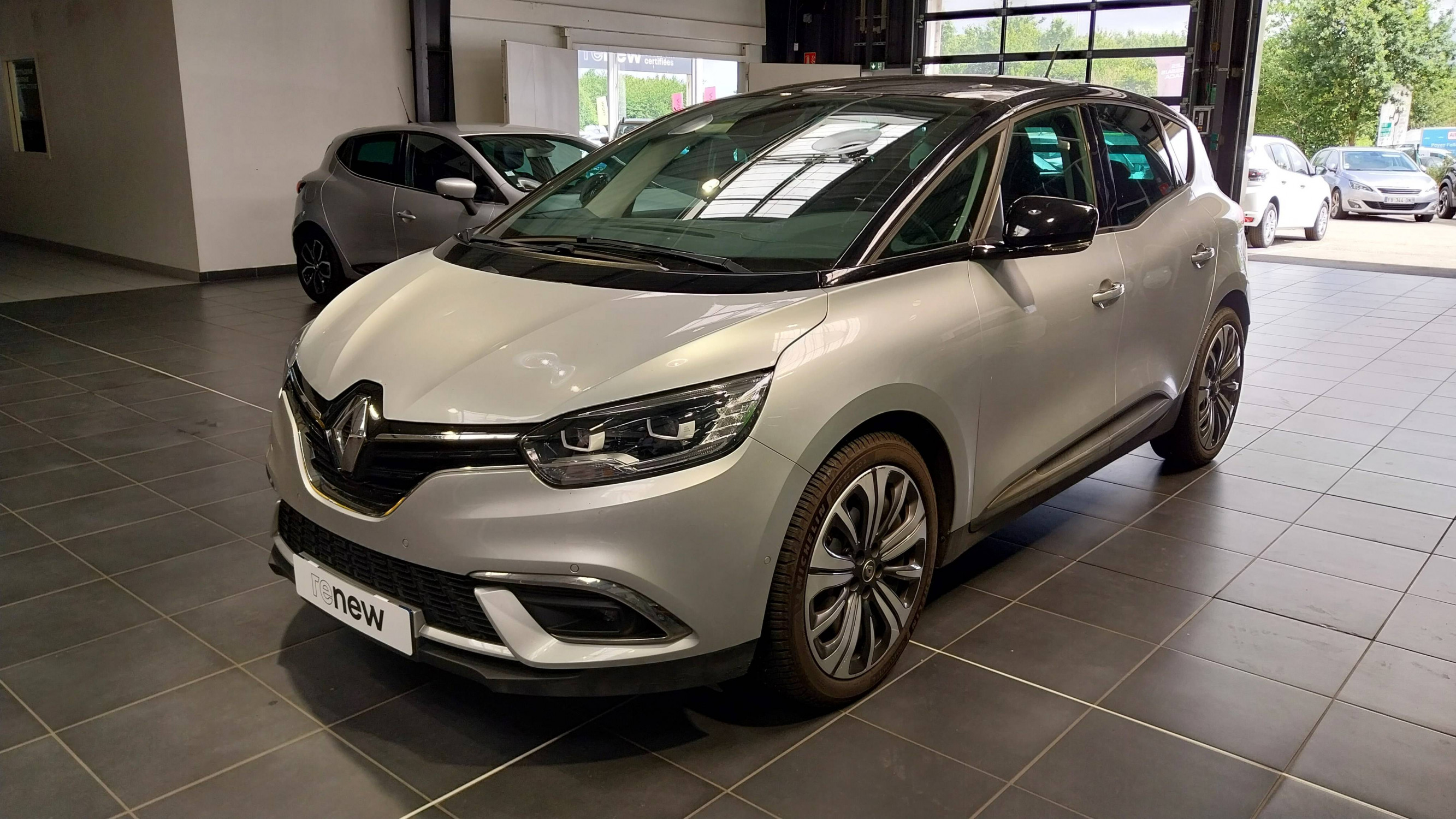 Vente en ligne Renault Scenic 4 Scenic TCe 140 au prix de 18 790 €