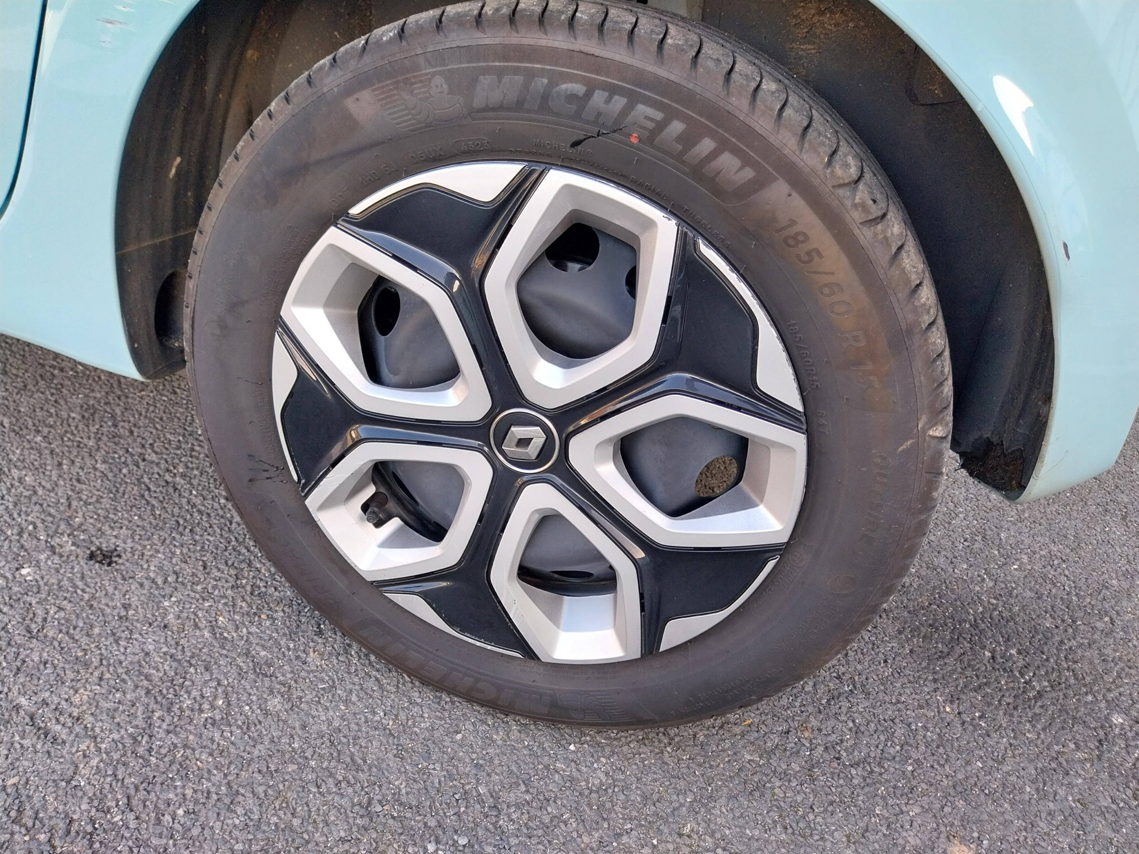 Vente en ligne Renault Twingo 3  SCe 65 au prix de 12 990 €