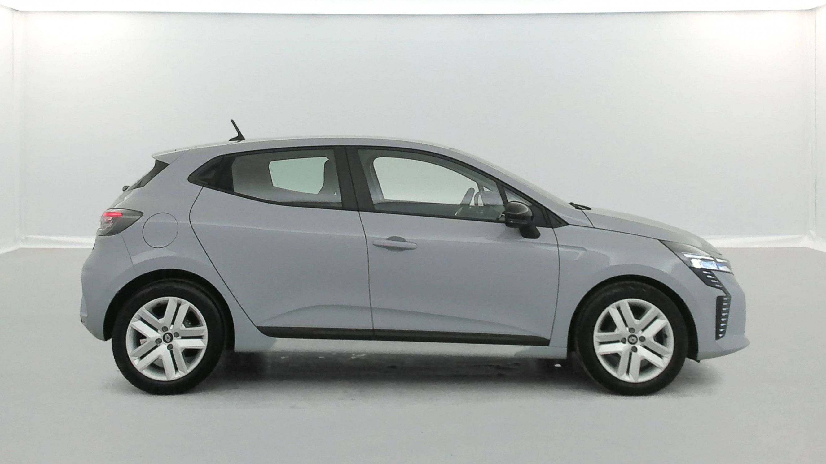 Vente en ligne Renault Clio 5 Clio TCe 90 au prix de 15 790 €