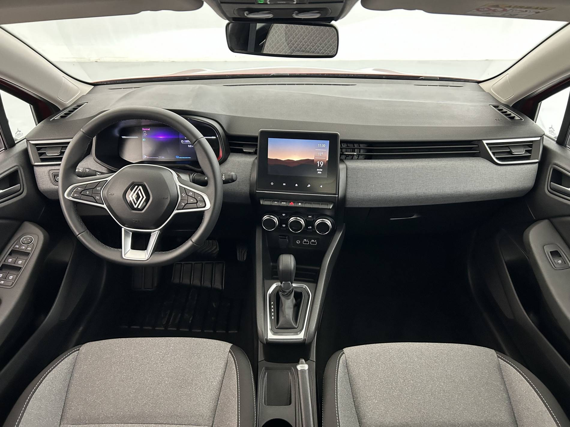 Vente en ligne Renault Clio 5 Clio E-Tech full hybrid 145 au prix de 19 490 €