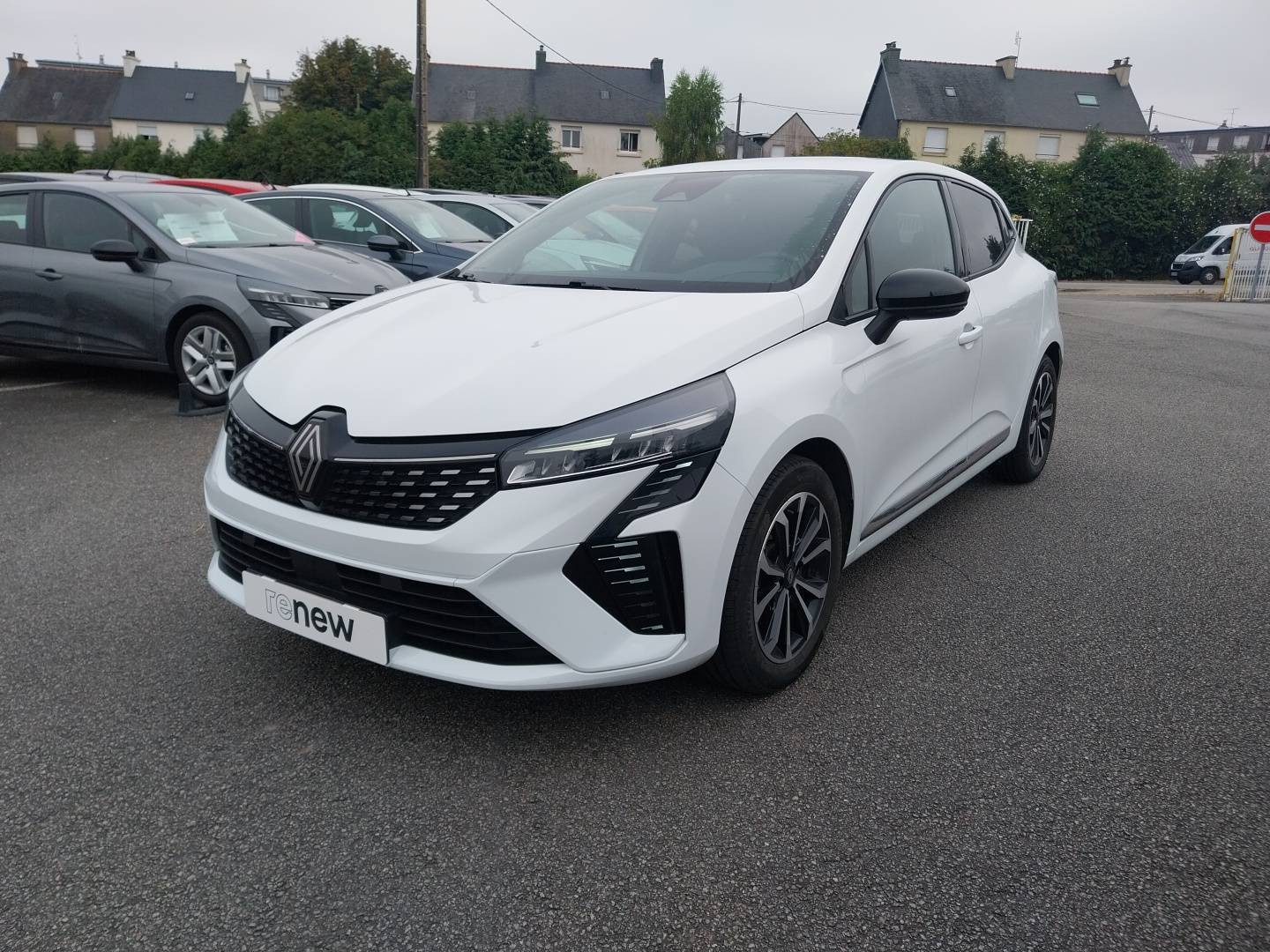 Renault Clio 5 Clio E-Tech full hybrid 145 occasion de 2024 en vente à Carhaix