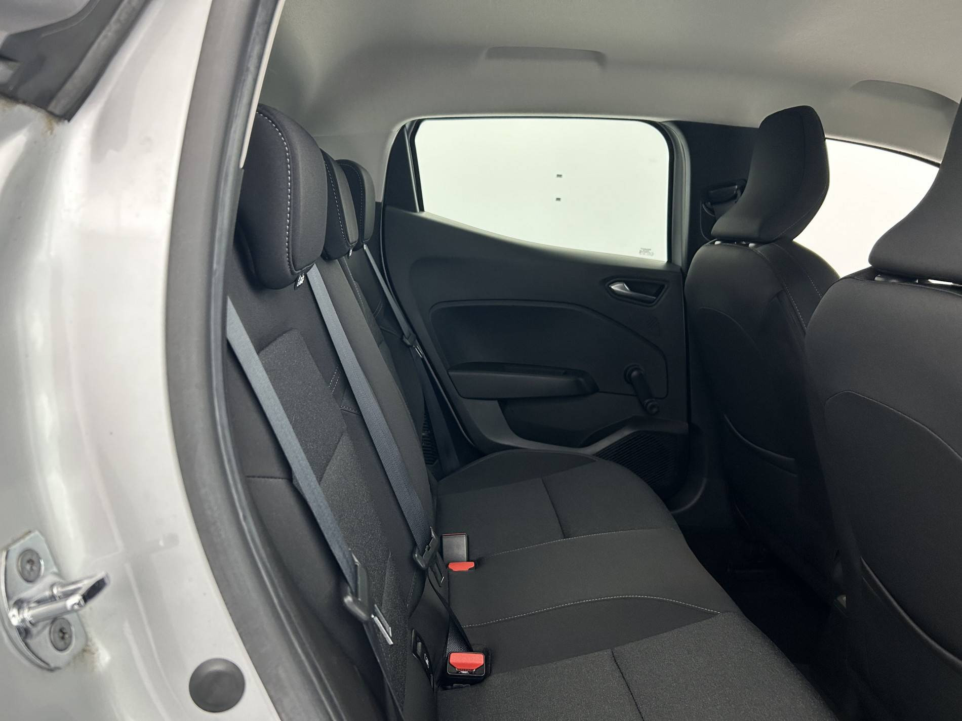 Vente en ligne Renault Clio 5 Clio E-Tech 140 - 21N au prix de 16 890 €