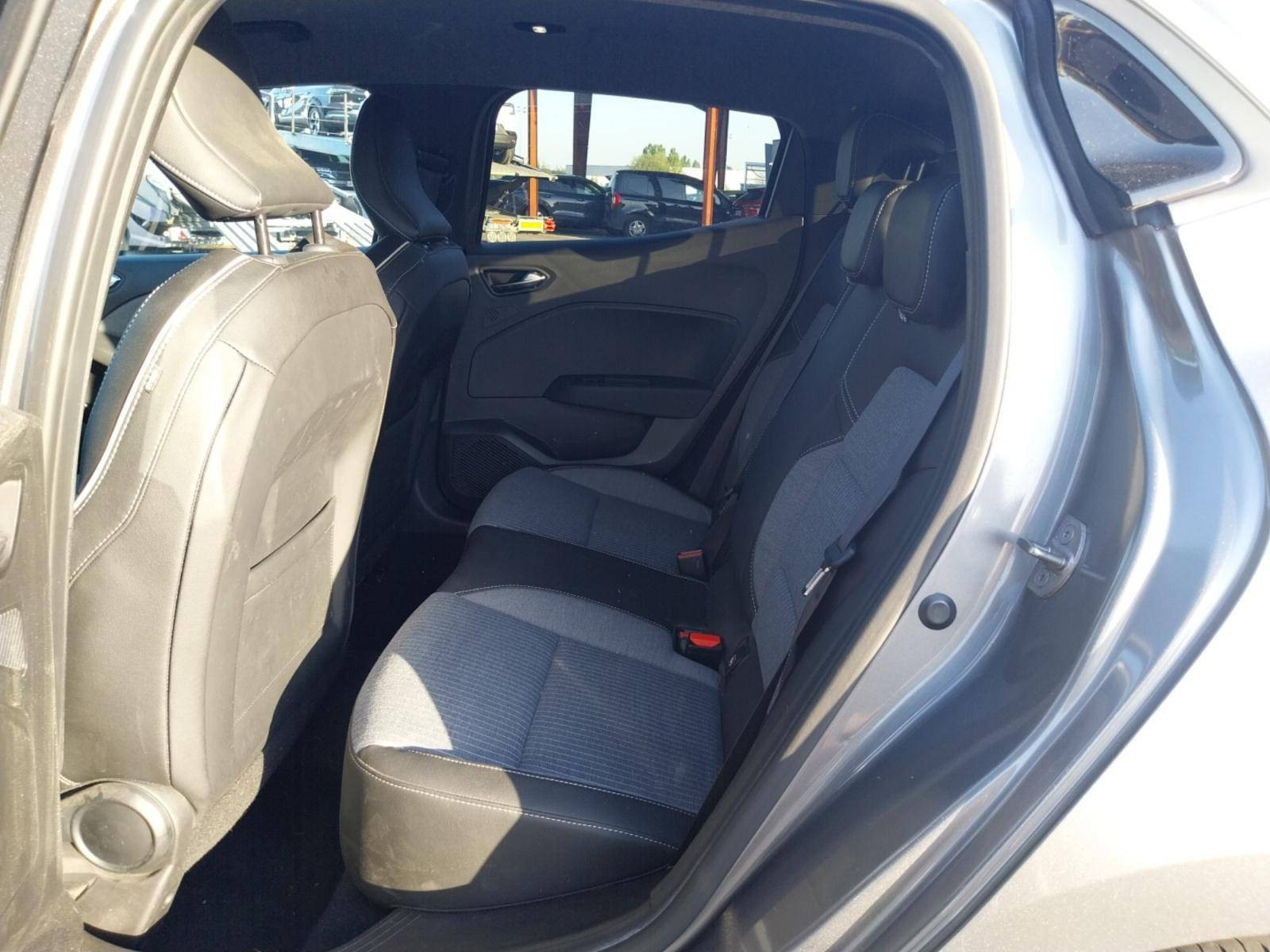 Vente en ligne Renault Clio 5 Clio TCe 90 au prix de 14 990 €