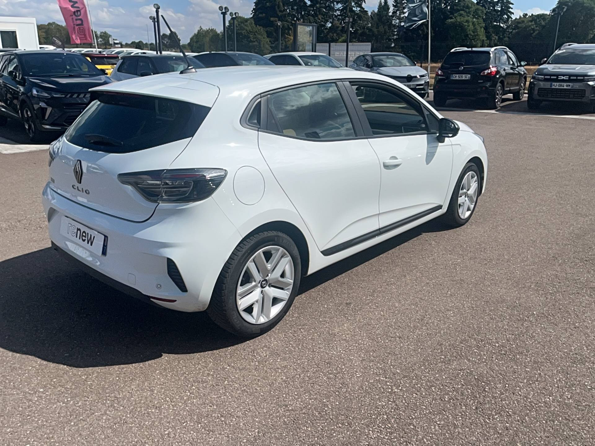 Vente en ligne Renault Clio 5 CLIO SOCIETE BLUE DCI 100 hc GSR2 au prix de 1 €
