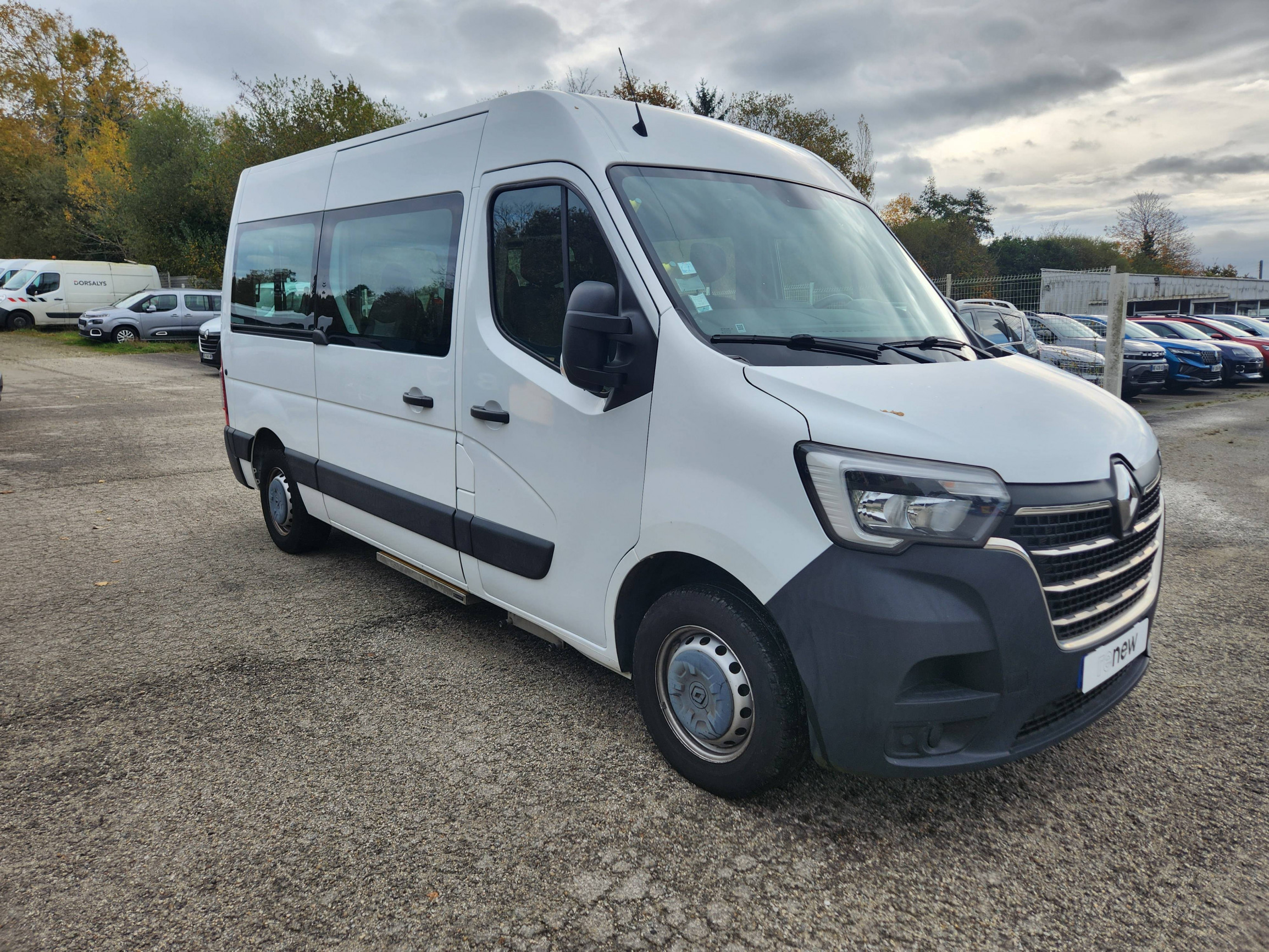 Vente en ligne Renault Master Fourgon MASTER FGN TRAC F3500 L2H2 DCI 135 au prix de 33 990 €
