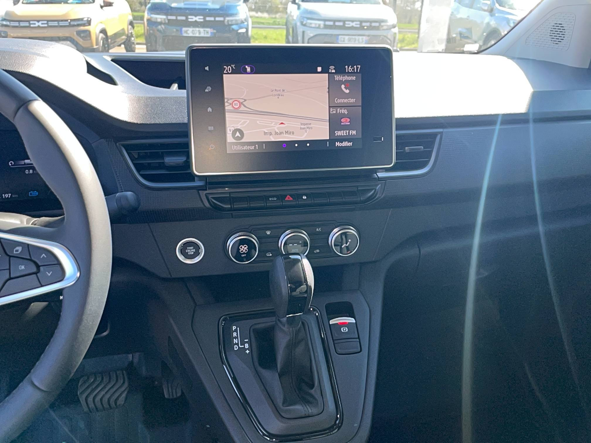 Vente en ligne Renault Kangoo Van E-Tech  FG TOLE L1 AC22/DC80 GSR2 au prix de 29 991 €