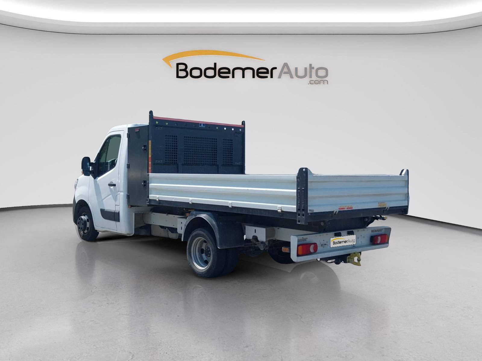 Vente en ligne Renault Master Benne MASTER BENNE PROP RJ3500 L3 COFFRE BLUE DCI 145 EURO VI au prix de 31 300 €