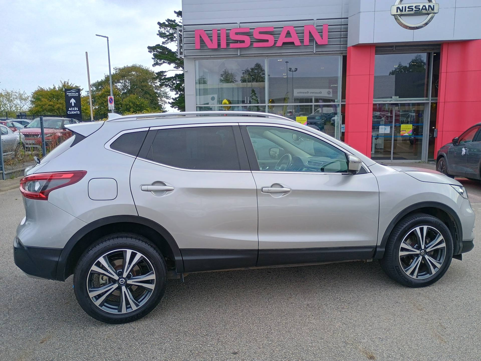 Vente en ligne Nissan Qashqai Qashqai 1.3 DIG-T 160 DCT au prix de 17 990 €