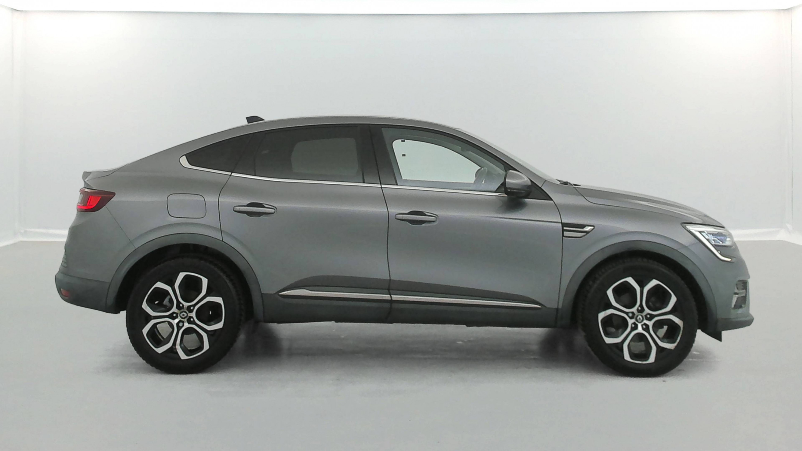 Vente en ligne Renault Arkana  E-Tech 145 - 21B au prix de 18 590 €