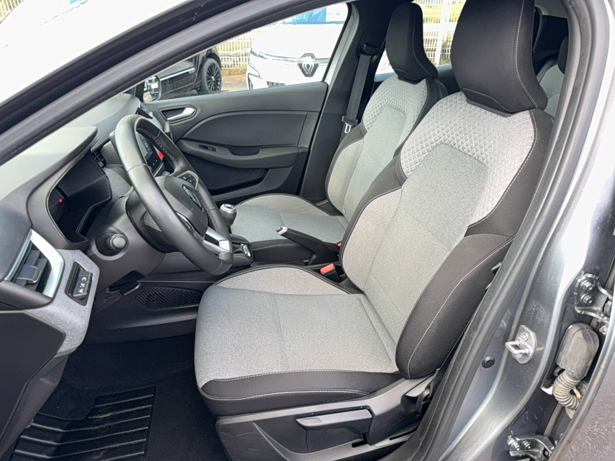 Vente en ligne Renault Clio 5 Clio dCi 100 au prix de 13 990 €