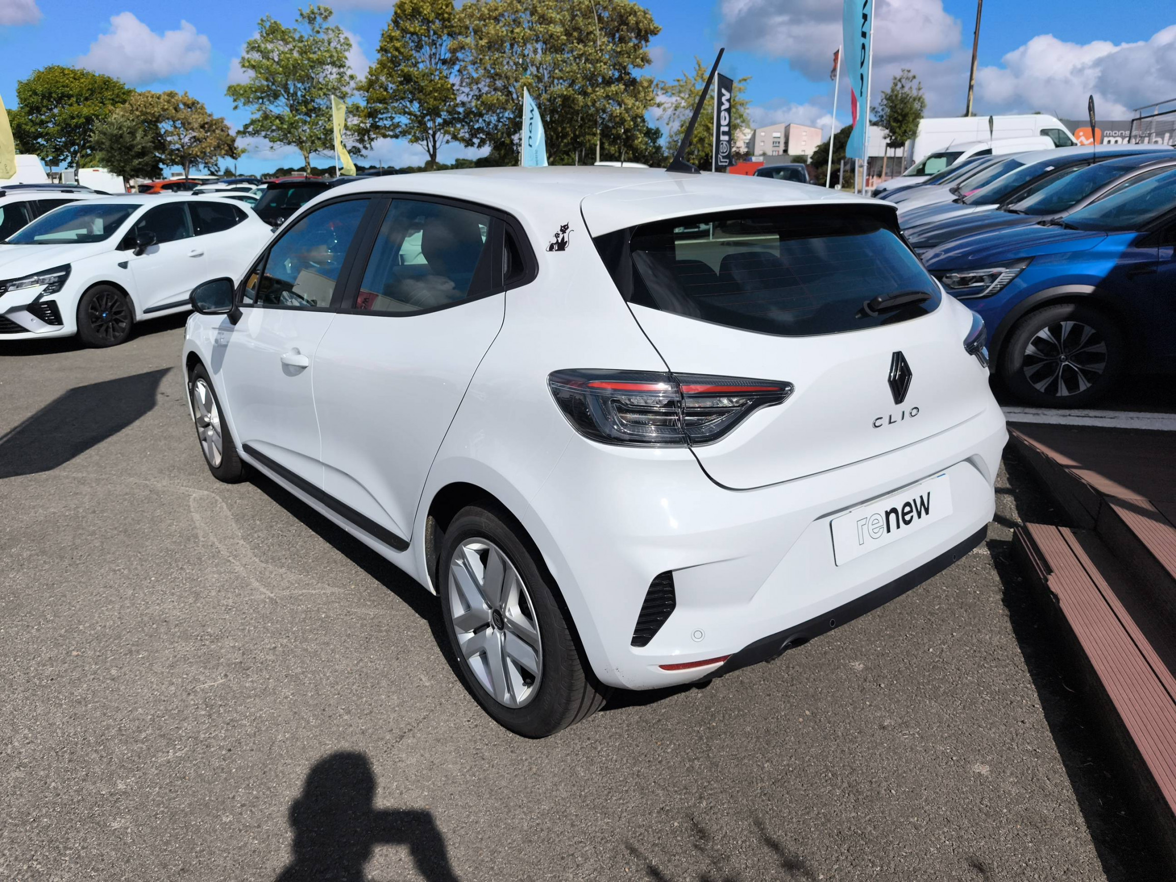 Vente en ligne Renault Clio 5 Clio Eco-G 100 ch GSR2 au prix de 16 490 €