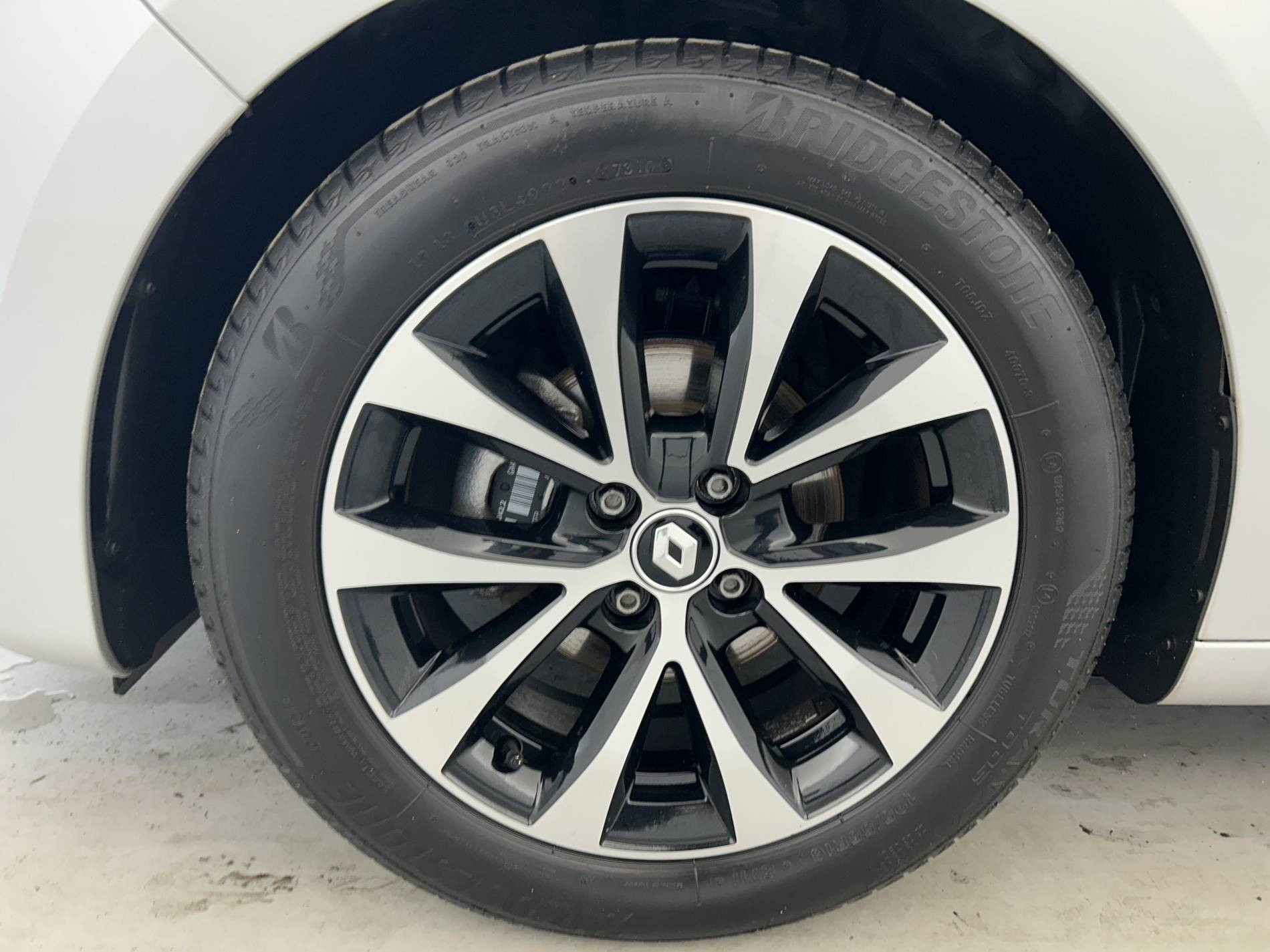Vente en ligne Renault Clio 5 Clio TCe 90 au prix de 15 690 €