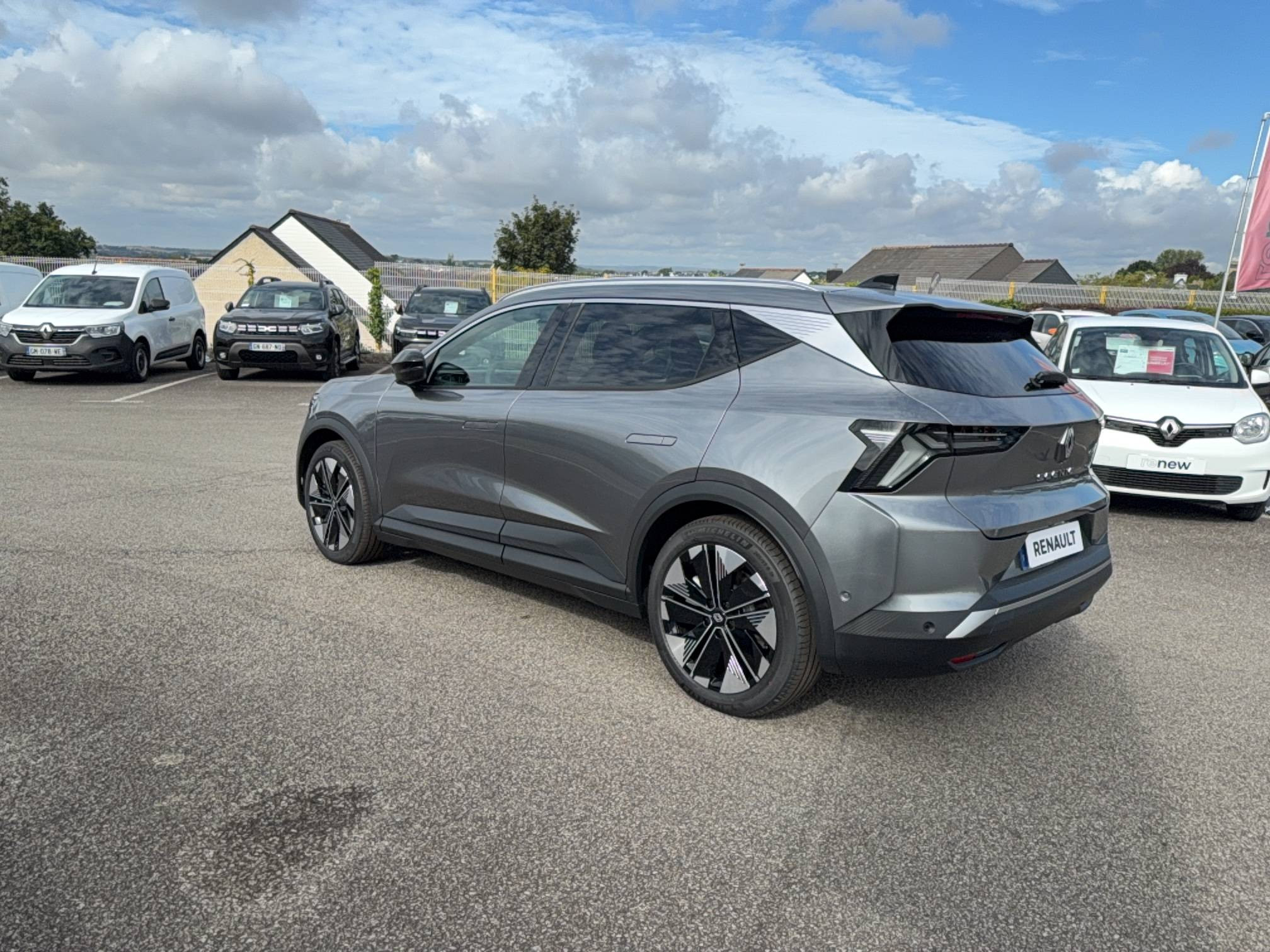 Vente en ligne Renault Scenic E-Tech Scenic E-Tech électrique 220 ch grande autonomie au prix de 46 990 €
