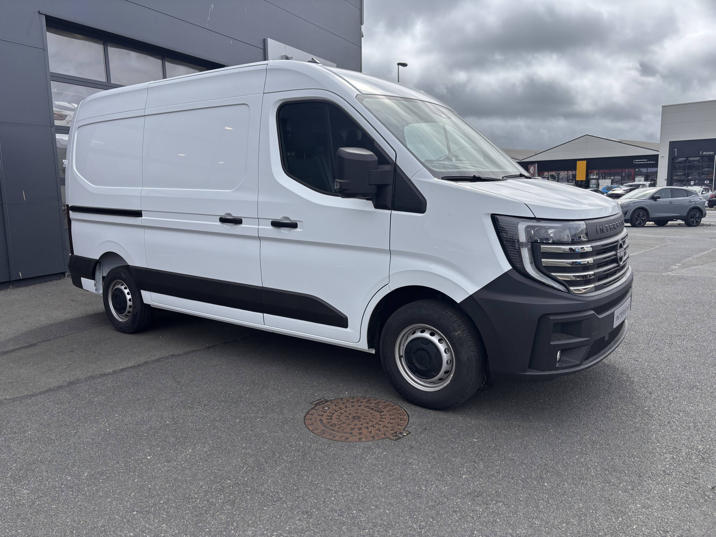 Vente en ligne Nissan Interstar  3T3 L2H2 2.0 DCI 130 au prix de 46 740 €