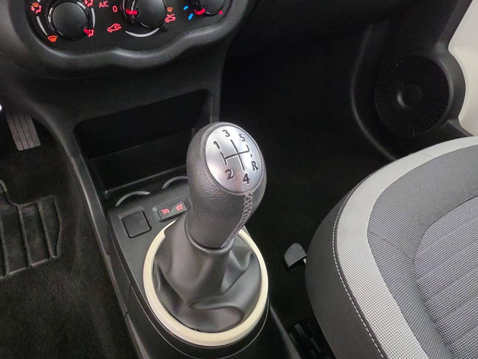 Vente en ligne Renault Twingo 3  1.0 SCe 70 eco2 Stop & Start au prix de 7 290 €