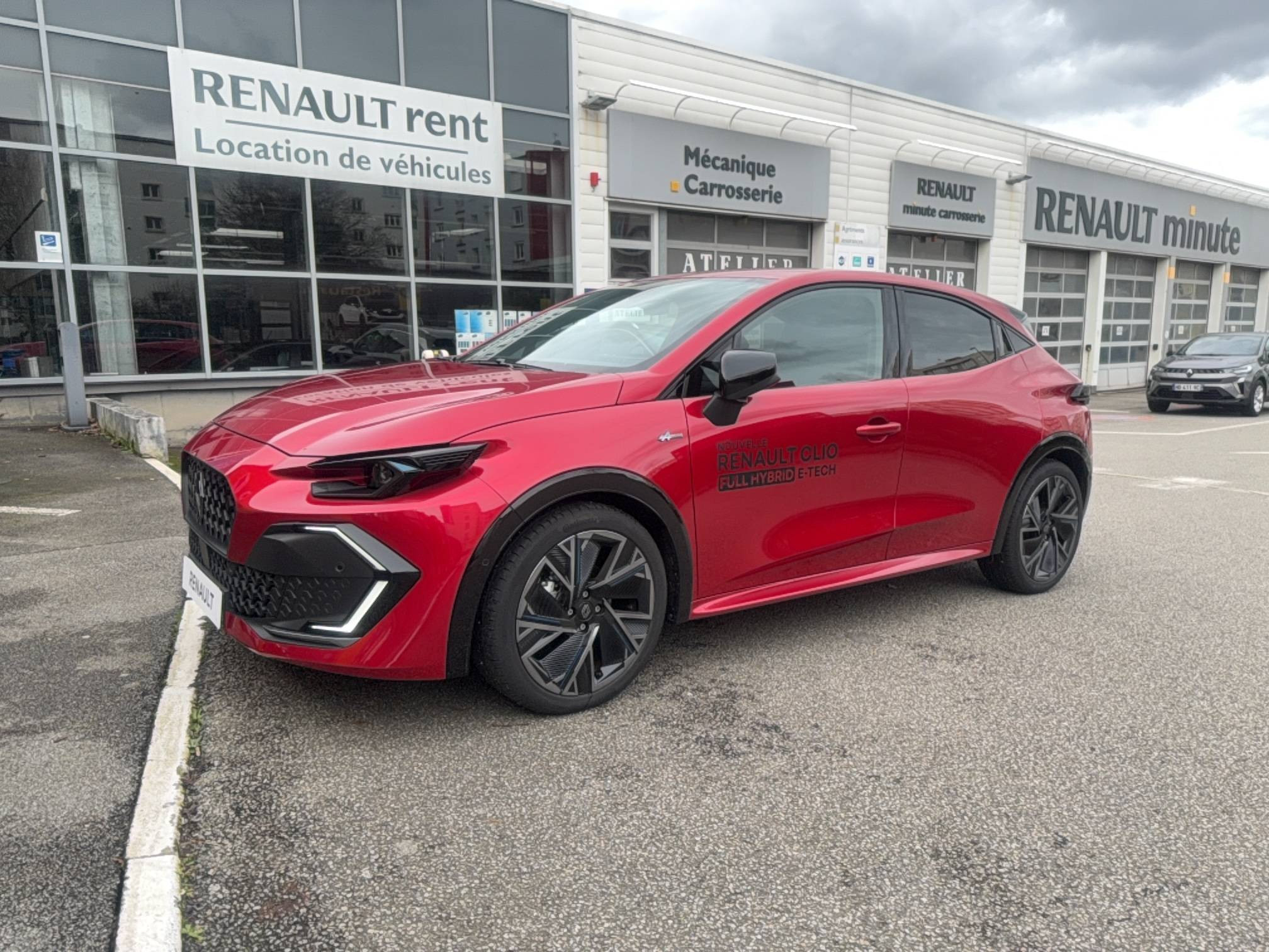Renault Clio 6 Clio E-Tech full hybrid 160 ch occasion de 2025 en vente à Brest