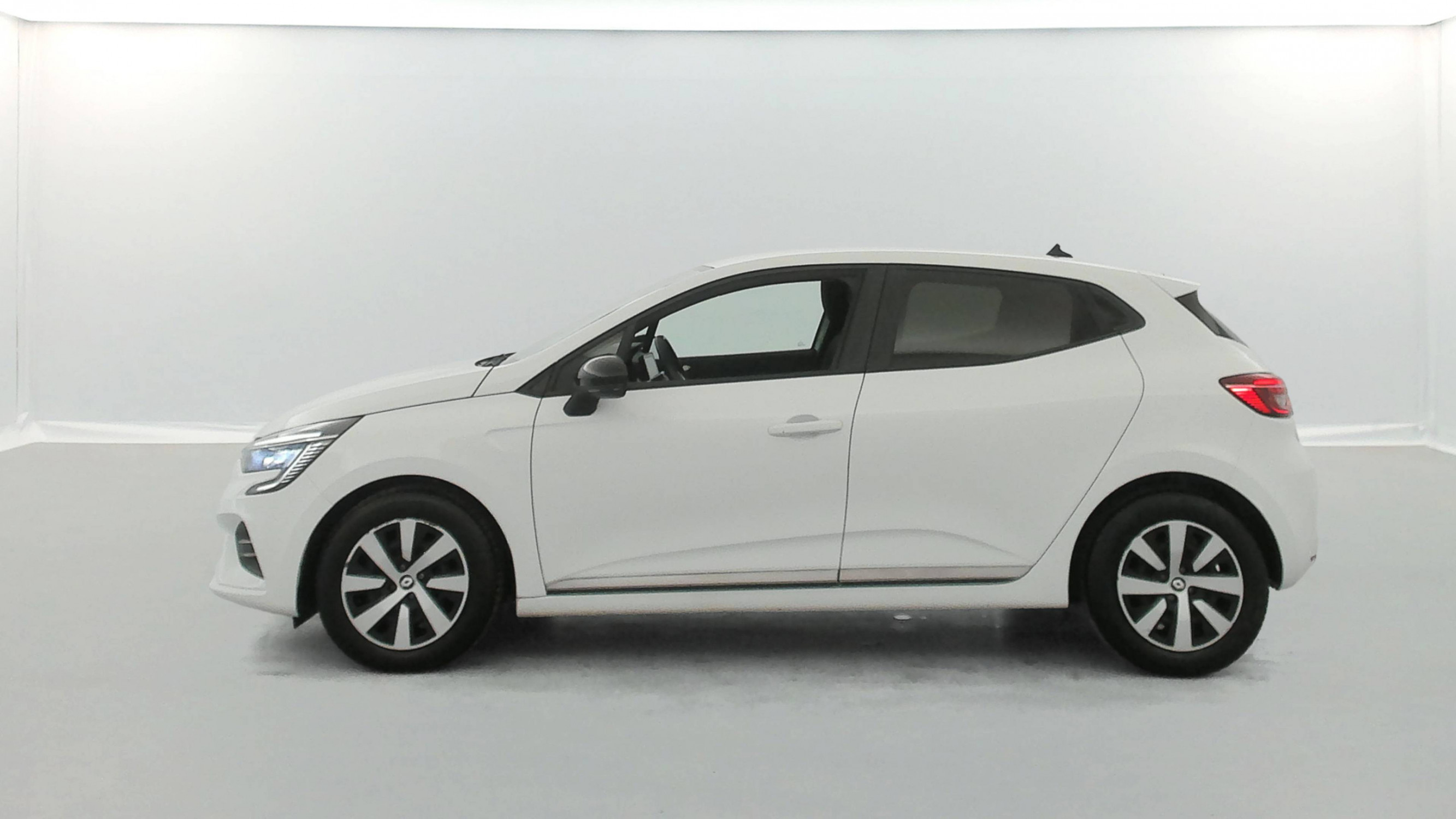 Vente en ligne Renault Clio 5 CLIO SOCIETE BLUE DCI 100 au prix de 14 990 €