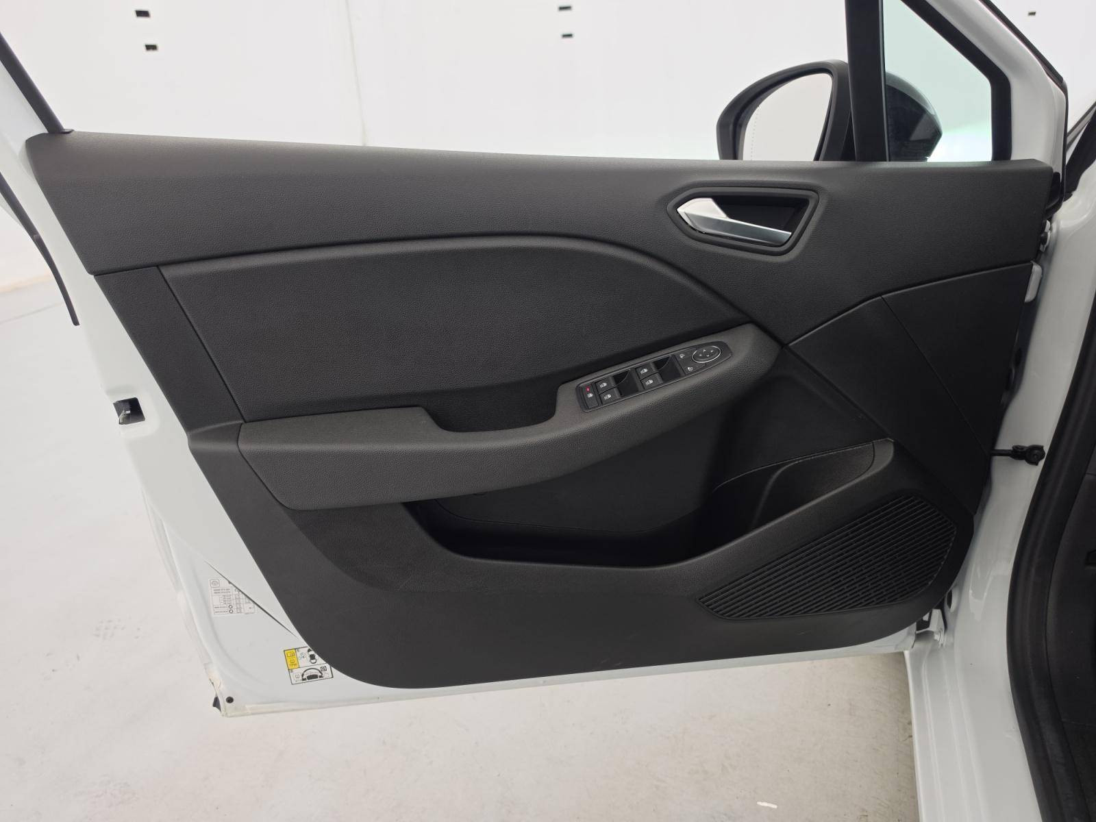 Vente en ligne Renault Clio 5 Clio TCe 90 au prix de 13 850 €