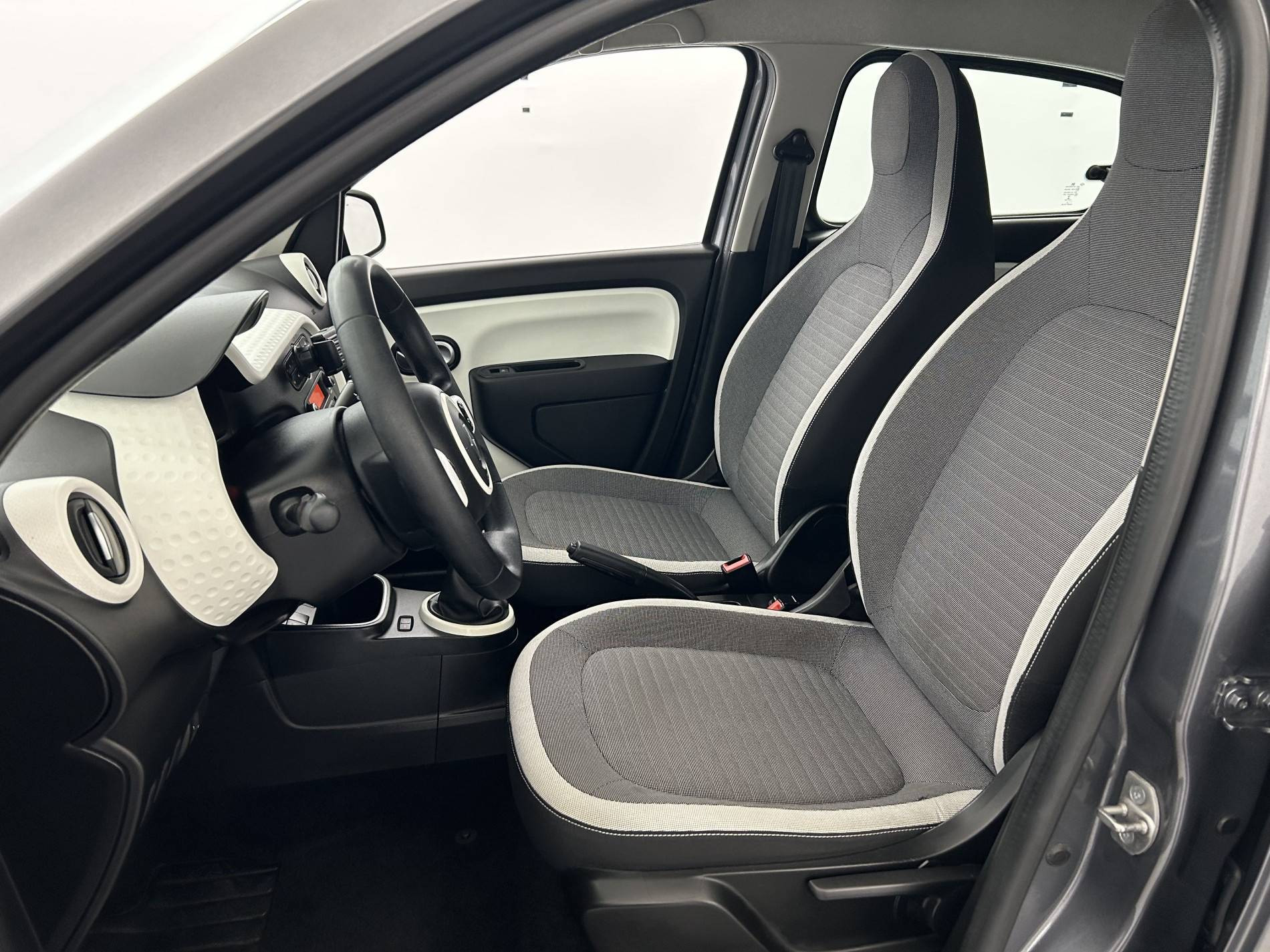 Vente en ligne Renault Twingo 3  SCe 75 - 20 au prix de 9 990 €