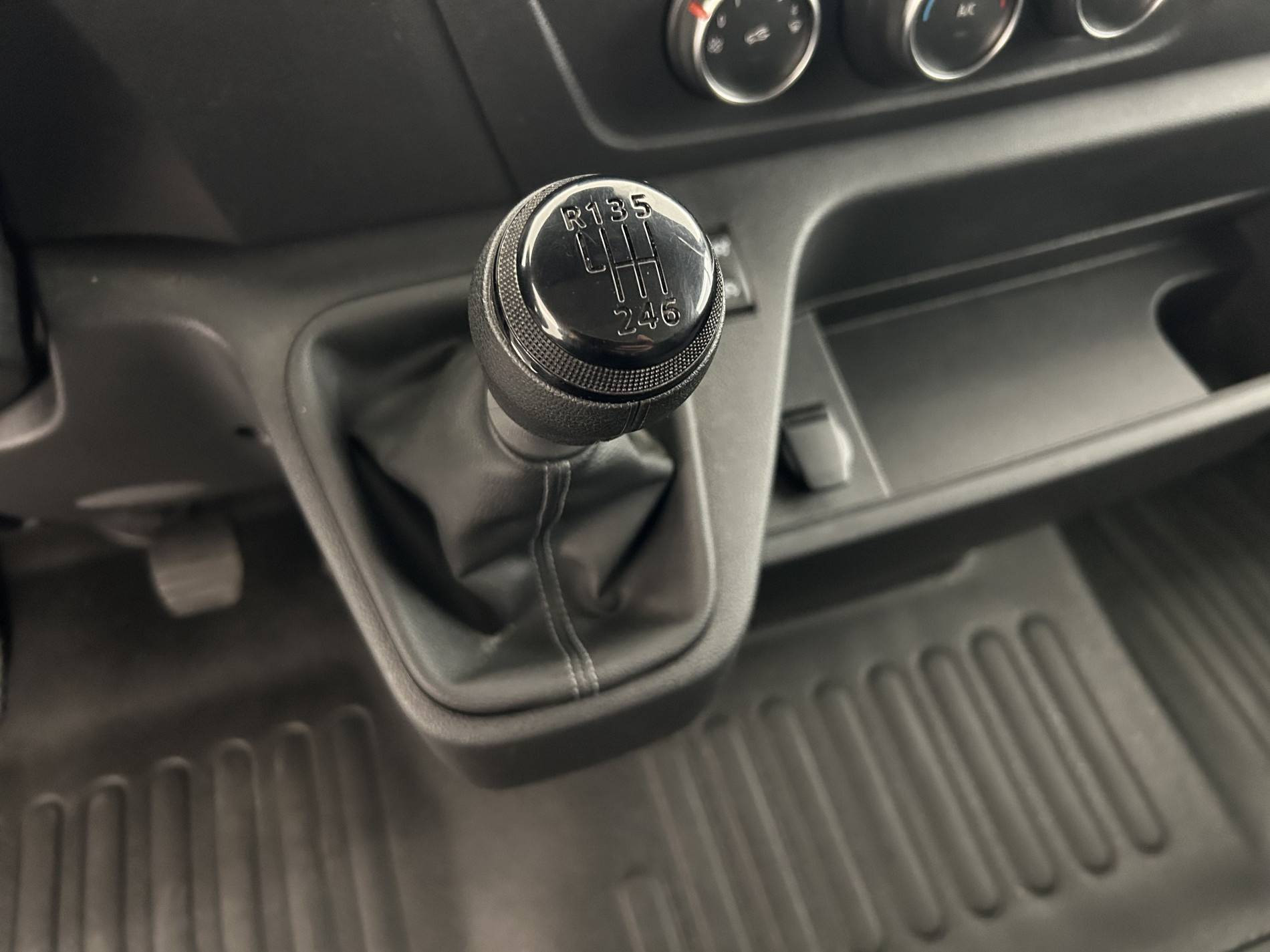 Vente en ligne Renault Master Fourgon MASTER FGN TRAC F3500 L3H3 BLUE DCI 135 au prix de 30 000 €