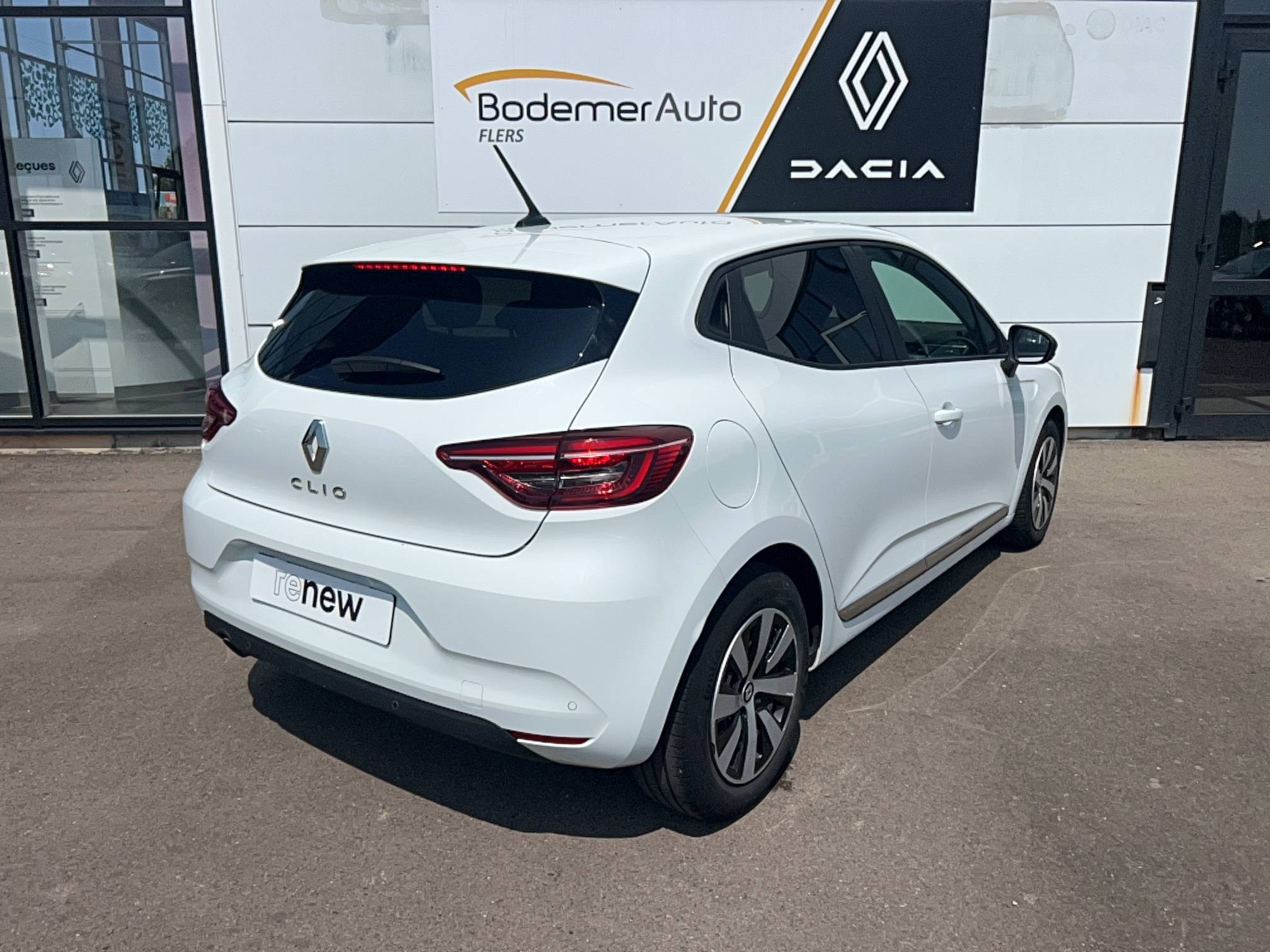 Vente en ligne Renault Clio 5 Clio TCe 90 au prix de 13 490 €