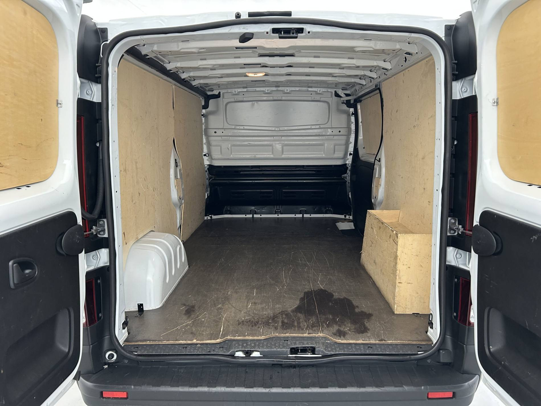 Vente en ligne Renault Trafic 3 Fourgon TRAFIC FGN L2H1 3000 KG BLUE DCI 130 au prix de 25 000 €