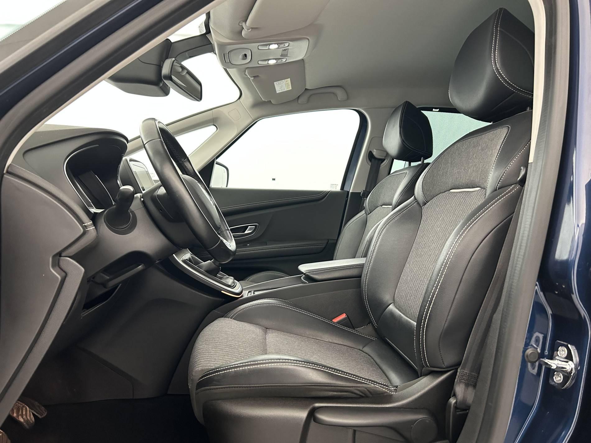 Vente en ligne Renault Scenic 4 Scenic TCe 140 FAP - 21 au prix de 17 490 €