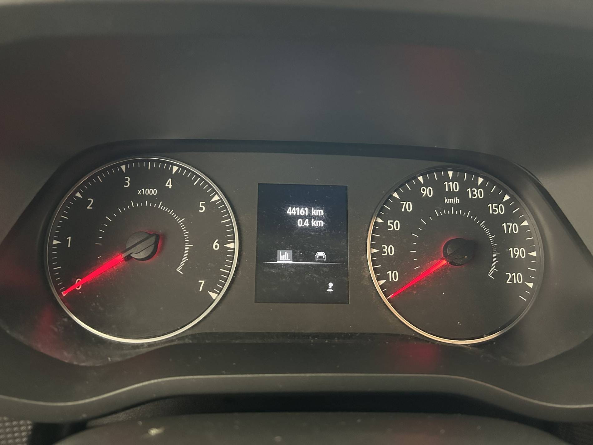 Vente en ligne Renault Trafic 3 Fourgon TRAFIC FG BLUE DCI 130 L1H1 3T GSR2 au prix de 23 490 €