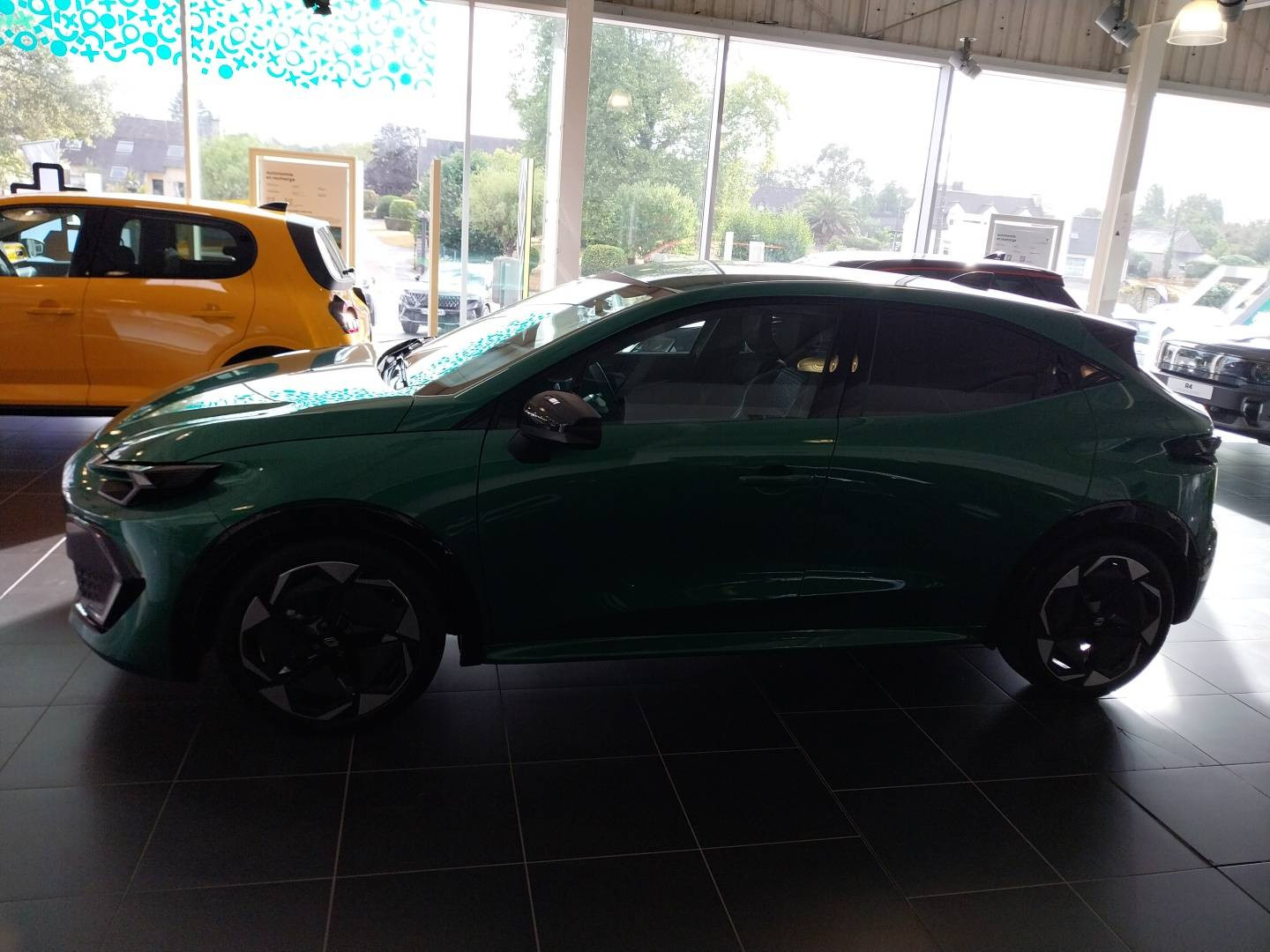 Vente en ligne Renault Clio 6 Clio E-Tech full hybrid 160 ch au prix de 27 390 €