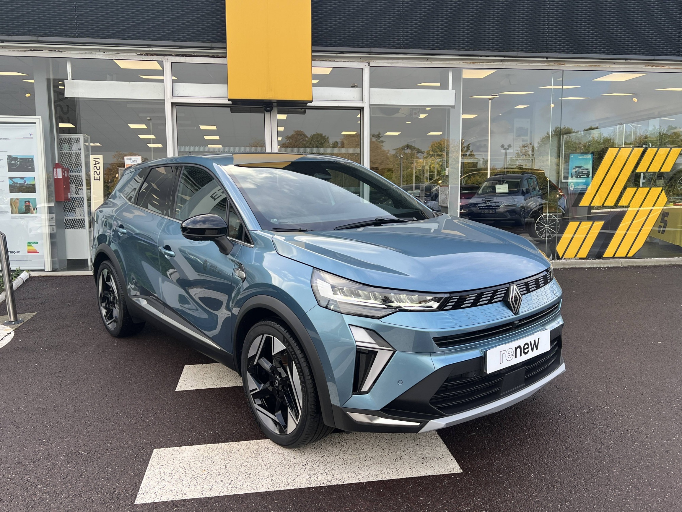 Vente en ligne Renault Symbioz  E-Tech full hybrid 145 au prix de 35 490 €