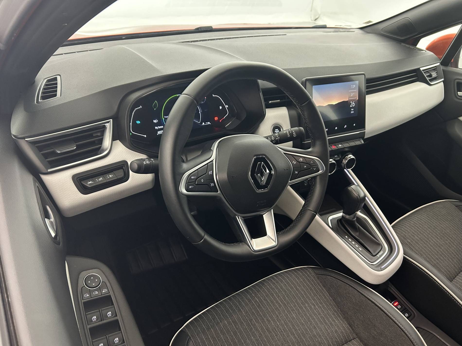 Vente en ligne Renault Clio 5 Clio E-Tech 140 - 21N au prix de 16 390 €