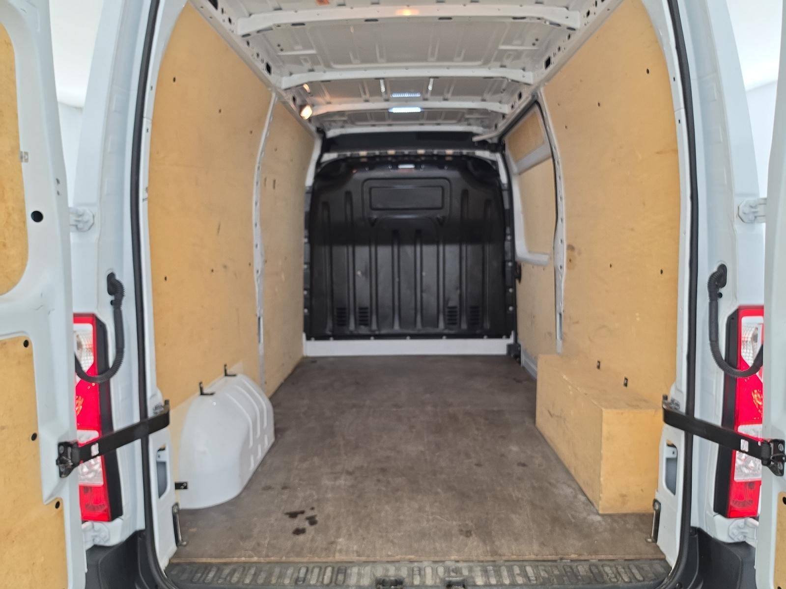 Vente en ligne Renault Master Fourgon MASTER FGN TRAC F3500 L2H2 BLUE DCI 135 au prix de 23 890 €