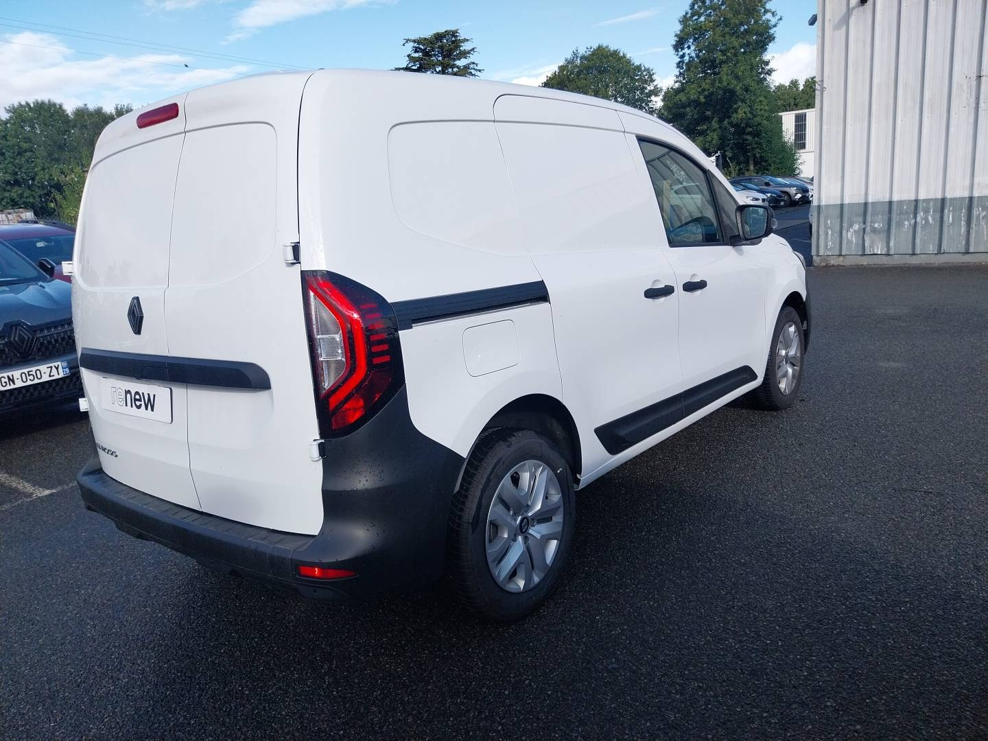 Vente en ligne Renault Kangoo Van  FG TOLE BLUE DCI 95 L1 GSR2 au prix de 32 160 €