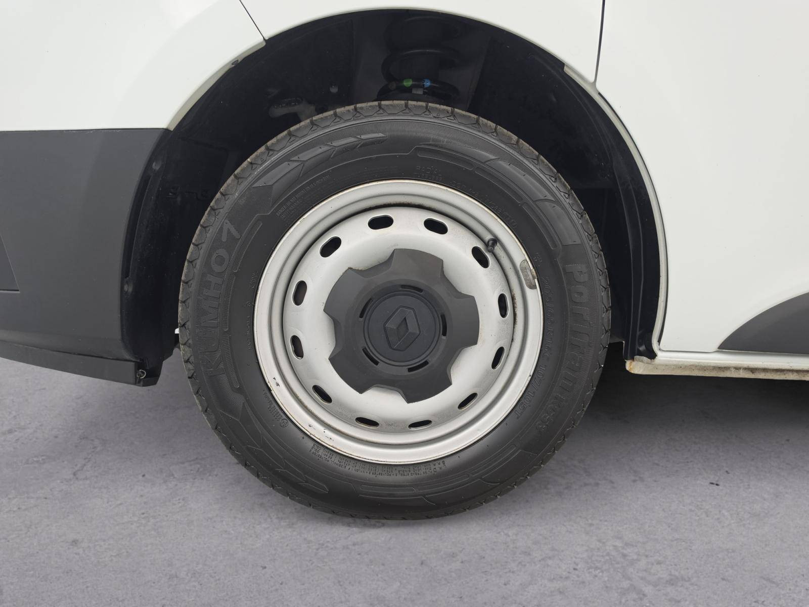 Vente en ligne Renault Trafic 3 Fourgon TRAFIC FGN L2H1 3000 KG BLUE DCI 130 au prix de 21 990 €