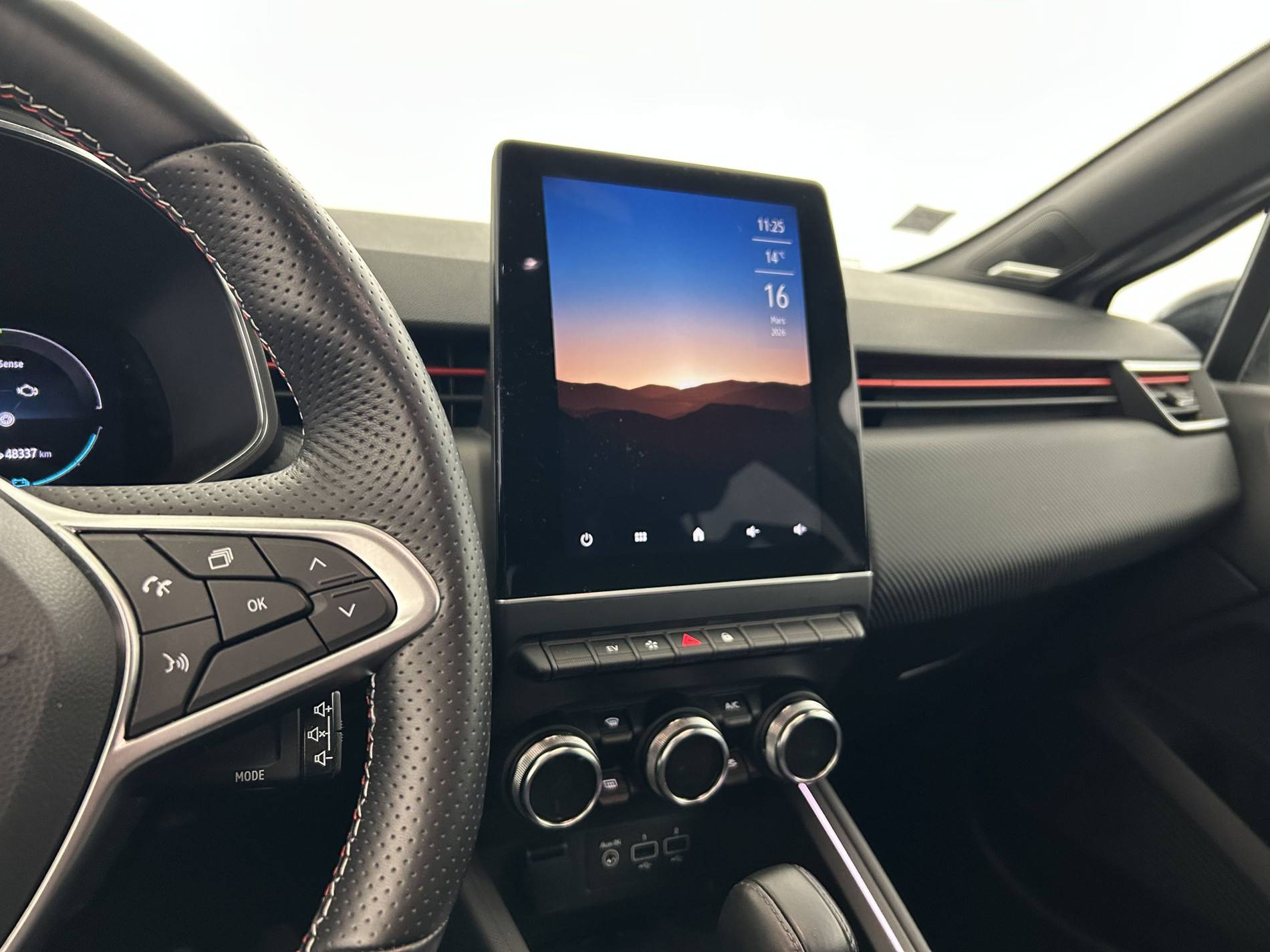 Vente en ligne Renault Clio 5 Clio E-Tech hybride 145 au prix de 17 490 €