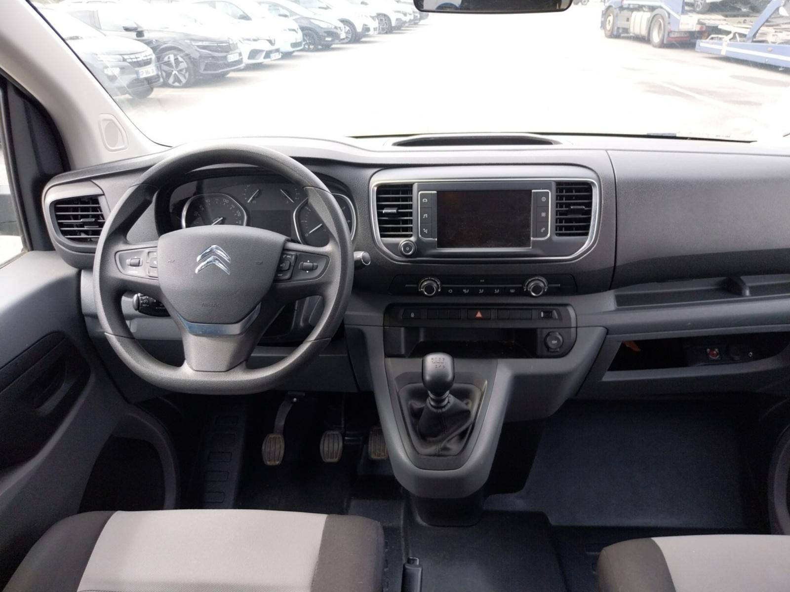 Vente en ligne Citroën Jumpy Combi Jumpy XS BlueHDi 120 S&S BVM6 au prix de 22 890 €
