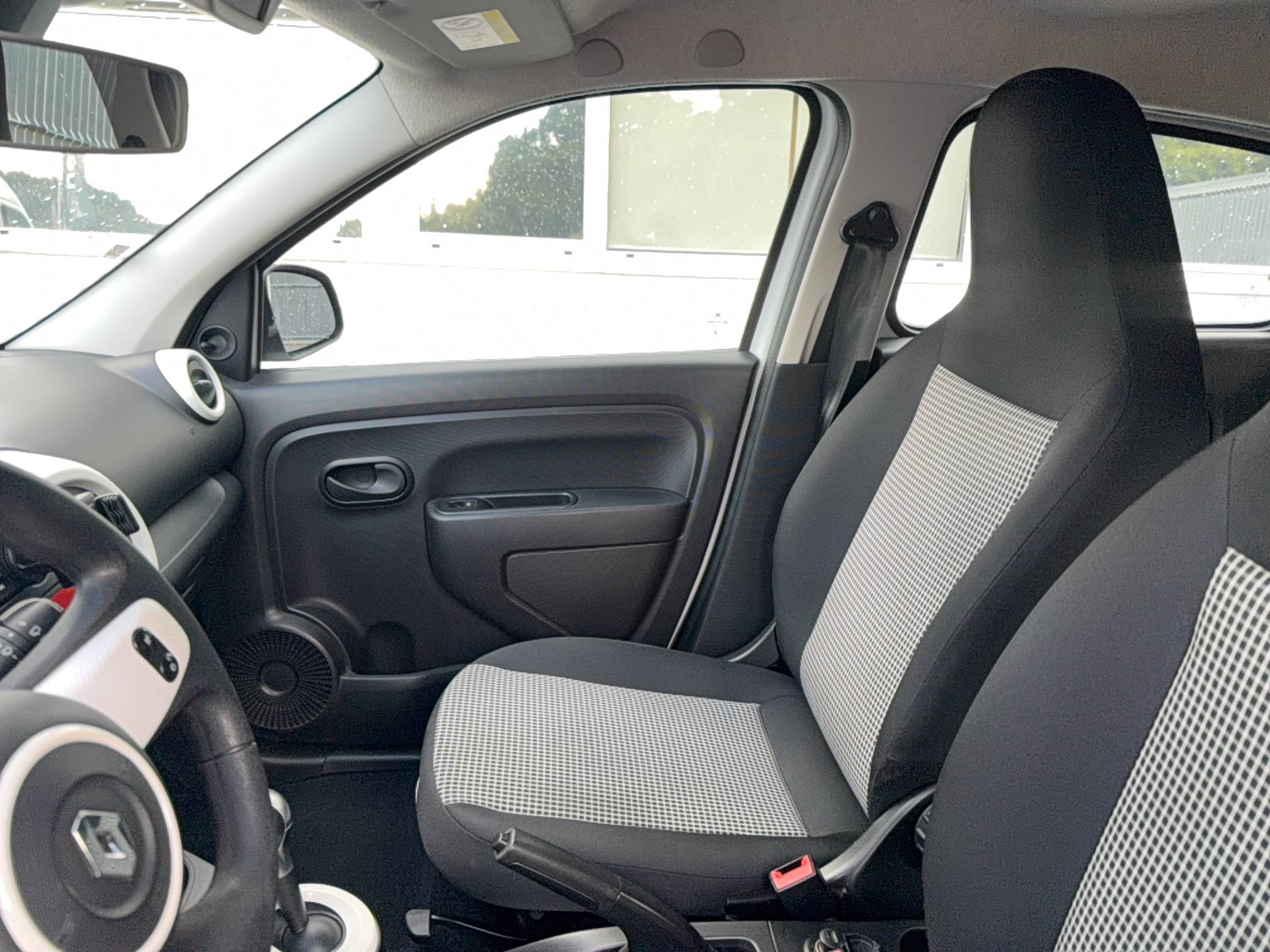Vente en ligne Renault Twingo Electrique Twingo III E-Tech au prix de 12 990 €