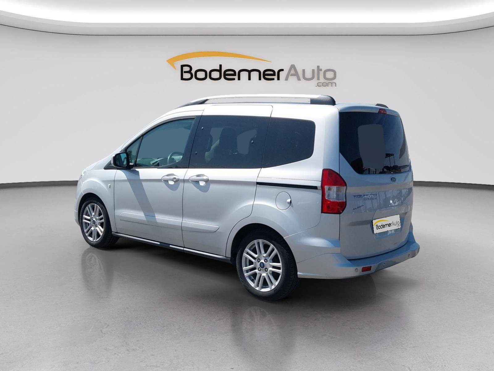 Vente en ligne Ford Tourneo Courier  1.5 TDCI 100 BV6 S&S au prix de 14 490 €