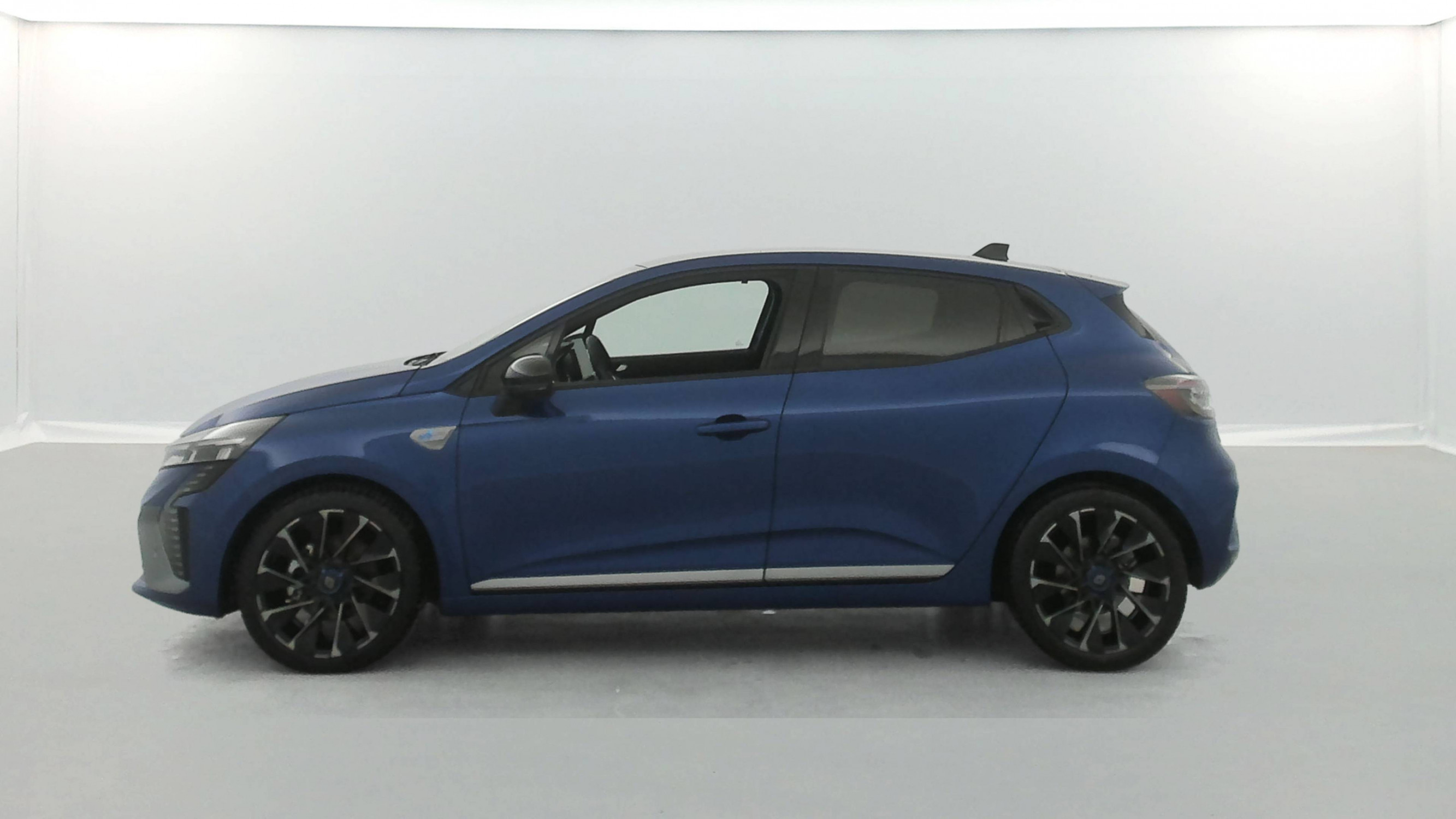 Vente en ligne Renault Clio 5 Clio E-Tech full hybrid 145 au prix de 20 390 €