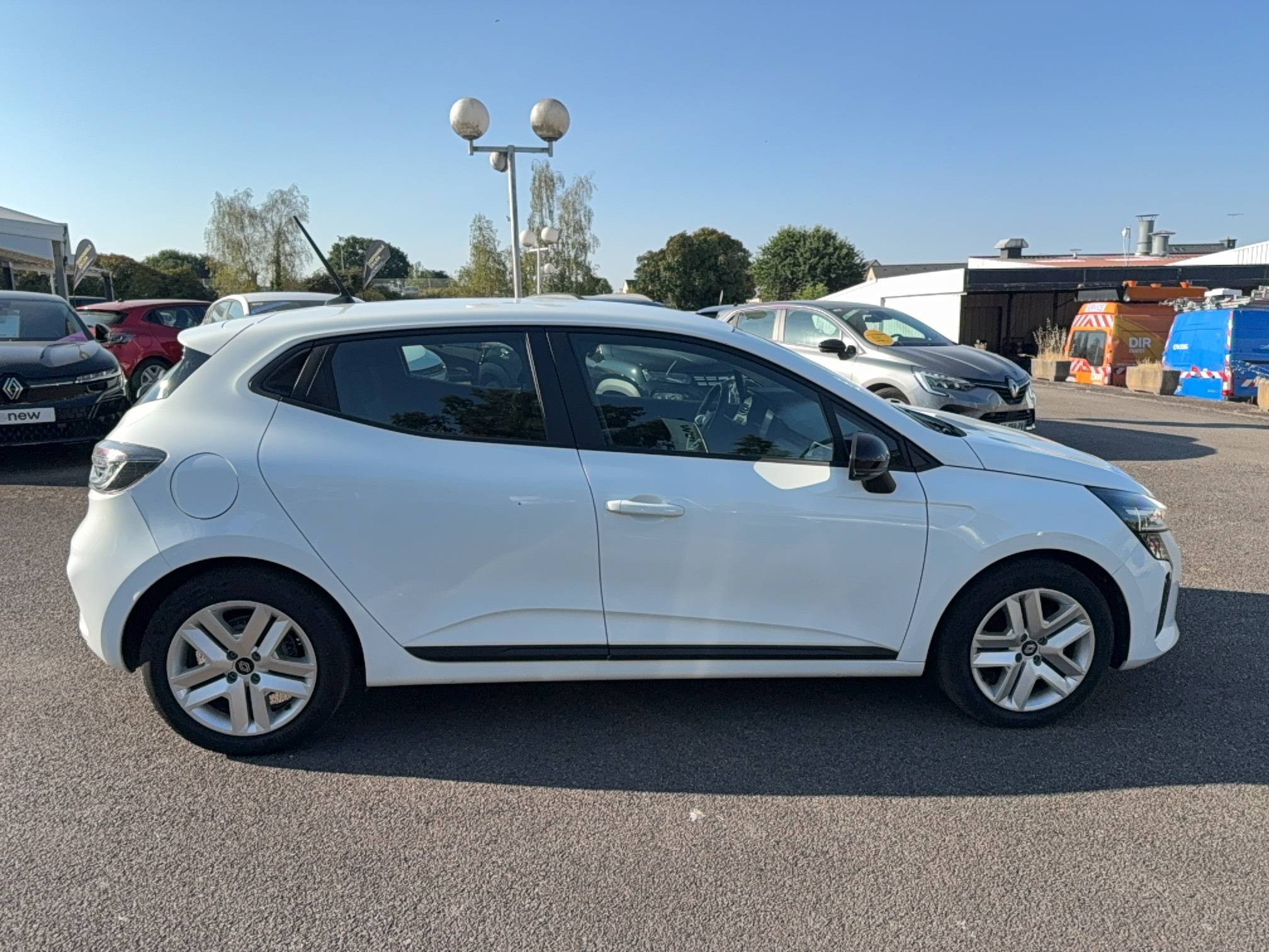 Vente en ligne Renault Clio 5 Clio dCi 100 au prix de 14 990 €