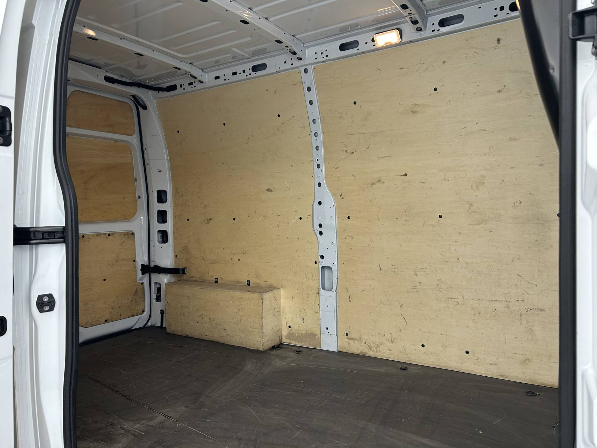 Vente en ligne Renault Master Fourgon MASTER FGN TRAC F3500 L2H2 BLUE DCI 135 au prix de 24 990 €