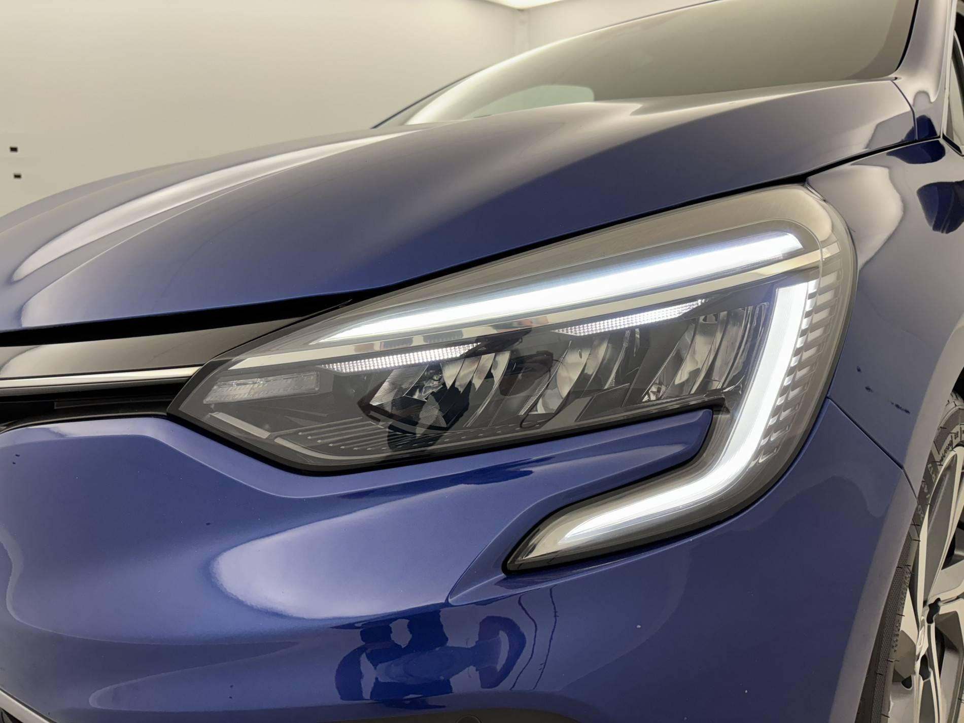 Vente en ligne Renault Clio 5 Clio E-Tech 140 - 21N au prix de 18 300 €