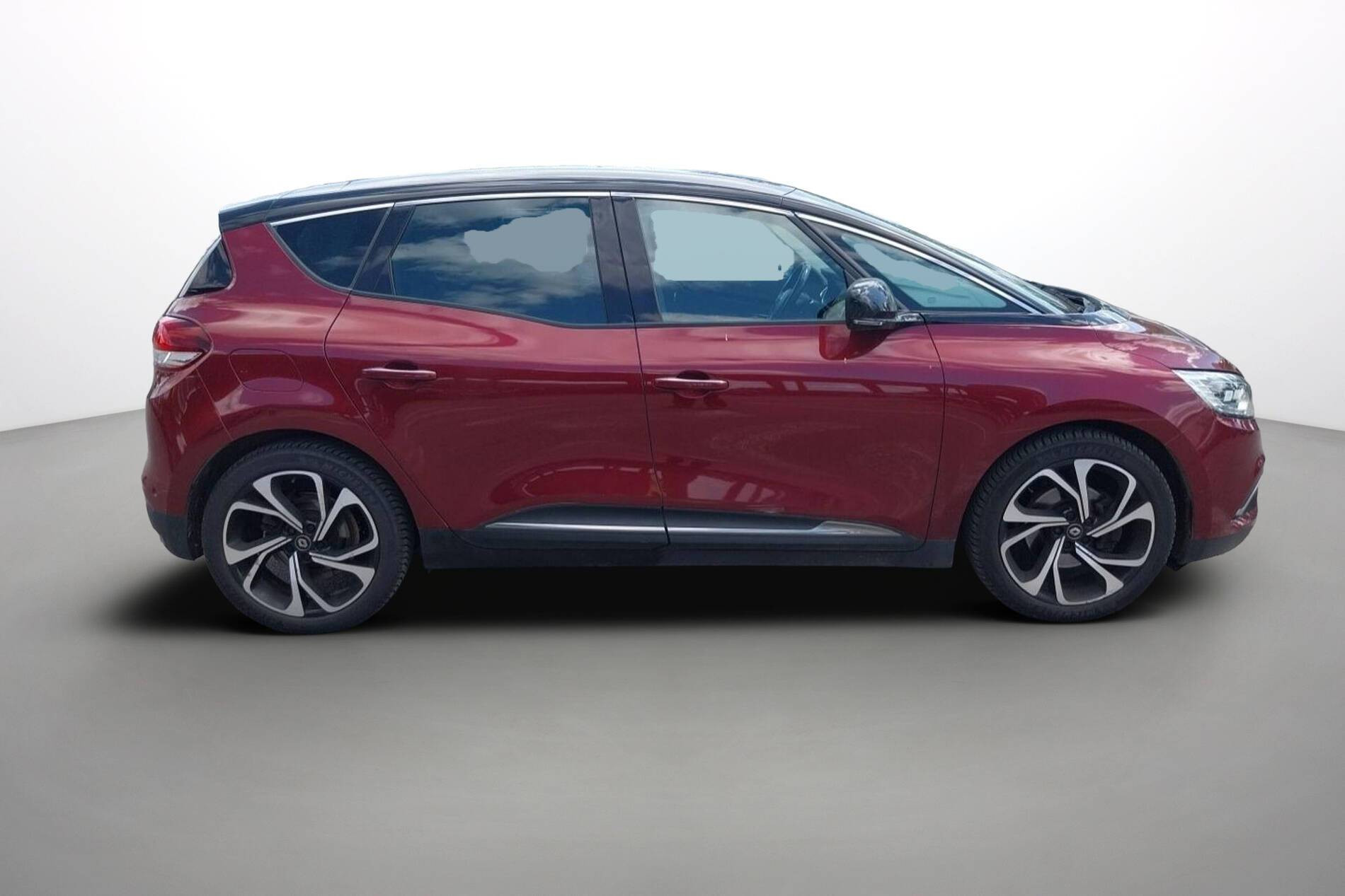 Vente en ligne Renault Scenic 4 Scenic Blue dCi 150 au prix de 13 990 €