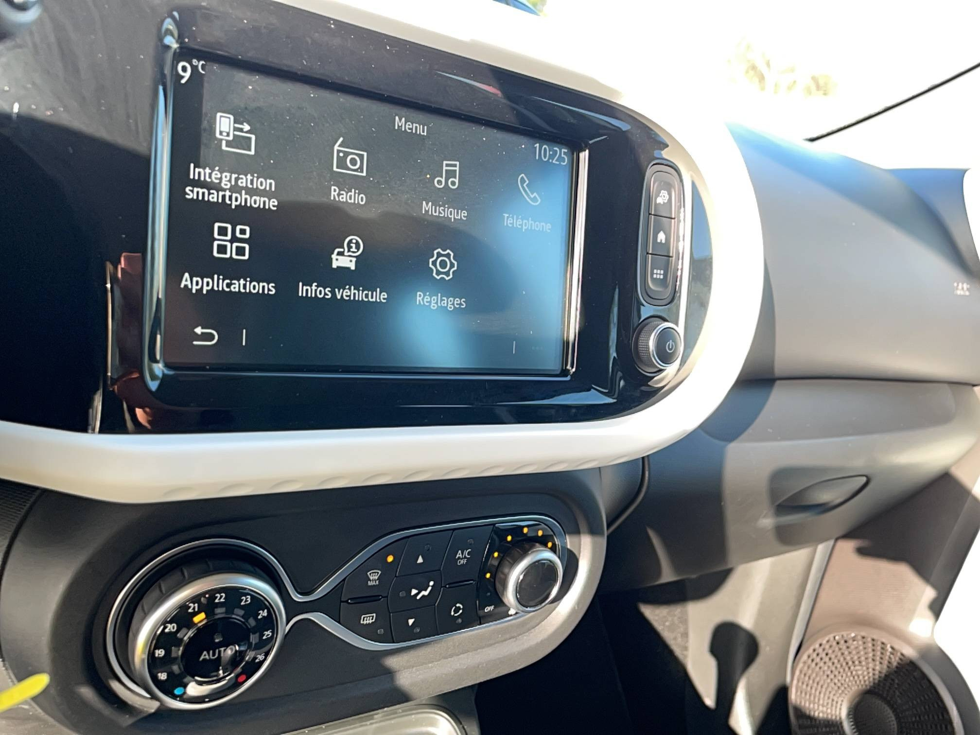 Vente en ligne Renault Twingo Electrique Twingo III E-Tech au prix de 11 490 €