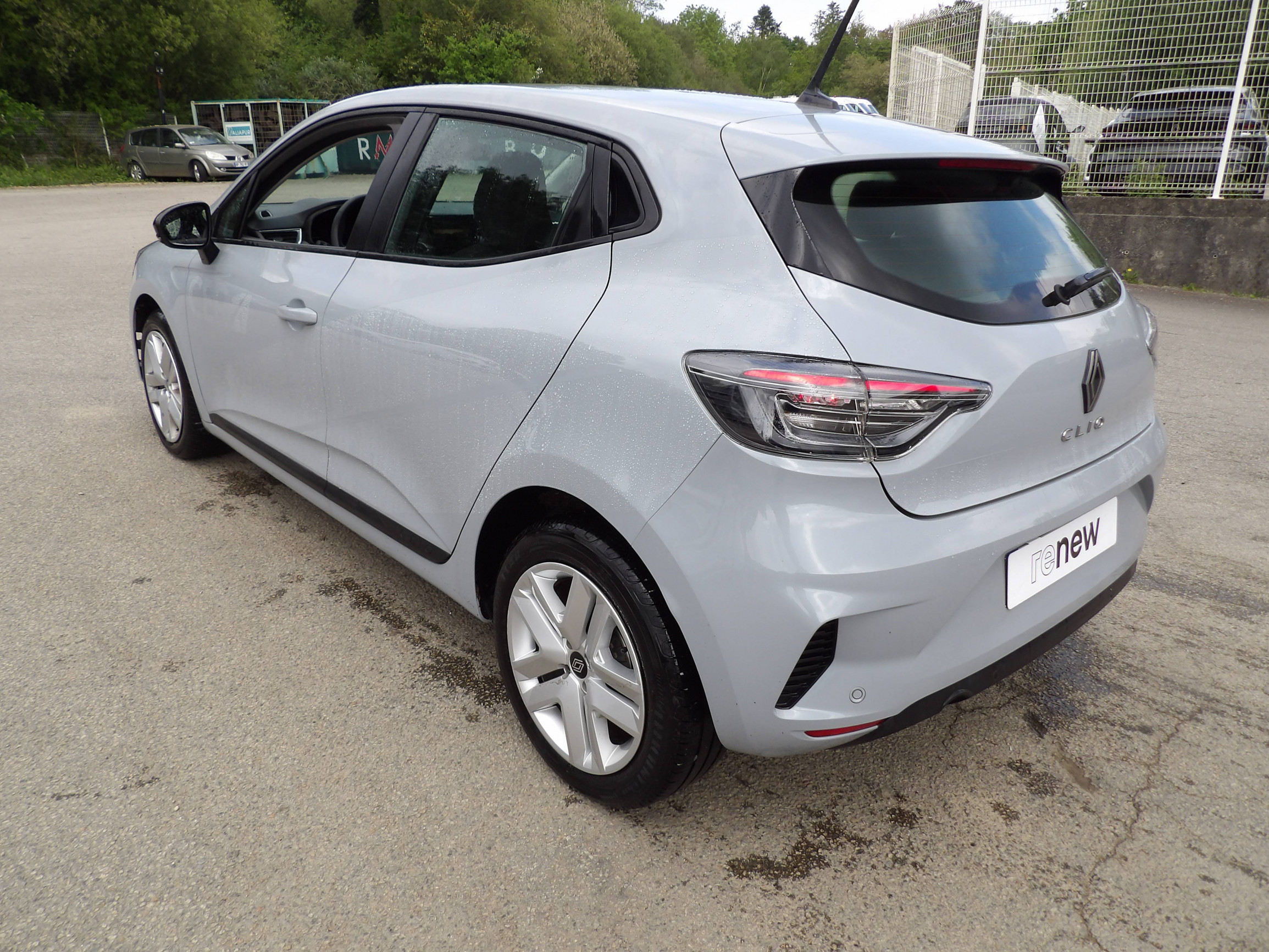 Vente en ligne Renault Clio 5 Clio Blue dCi 100 ch GSR2 au prix de 16 499 €